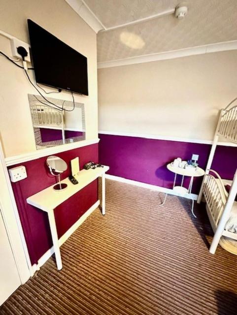 Family Room - Photo 7