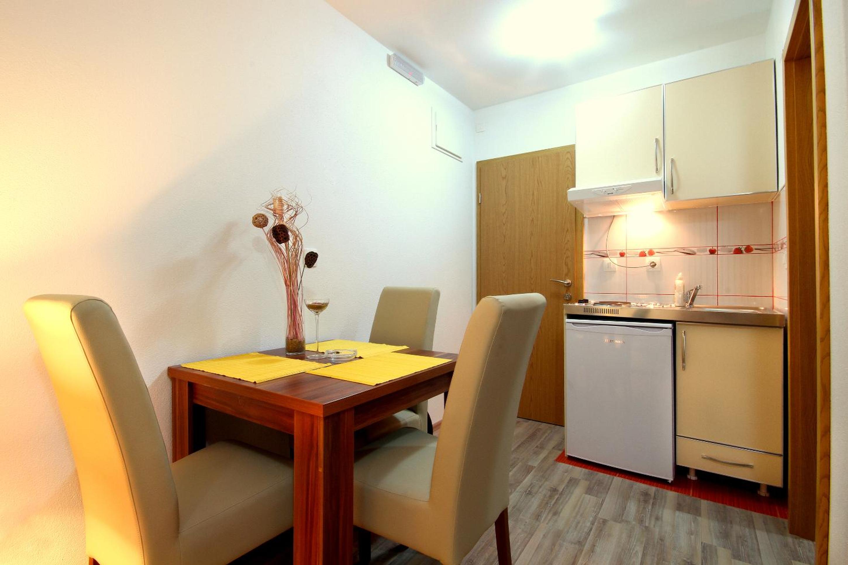 Studio (3 Adults) - Photo 7