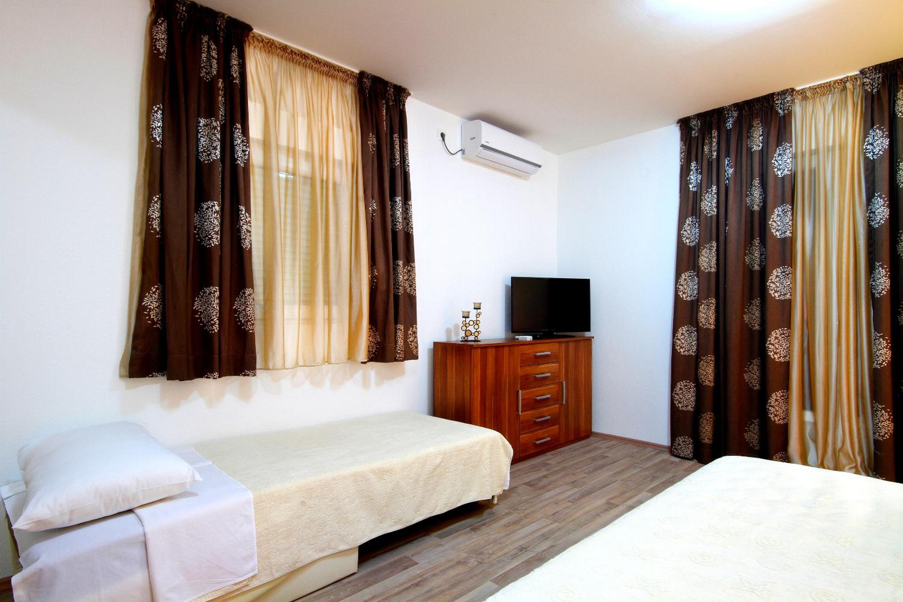 Studio (3 Adults) - Photo 13