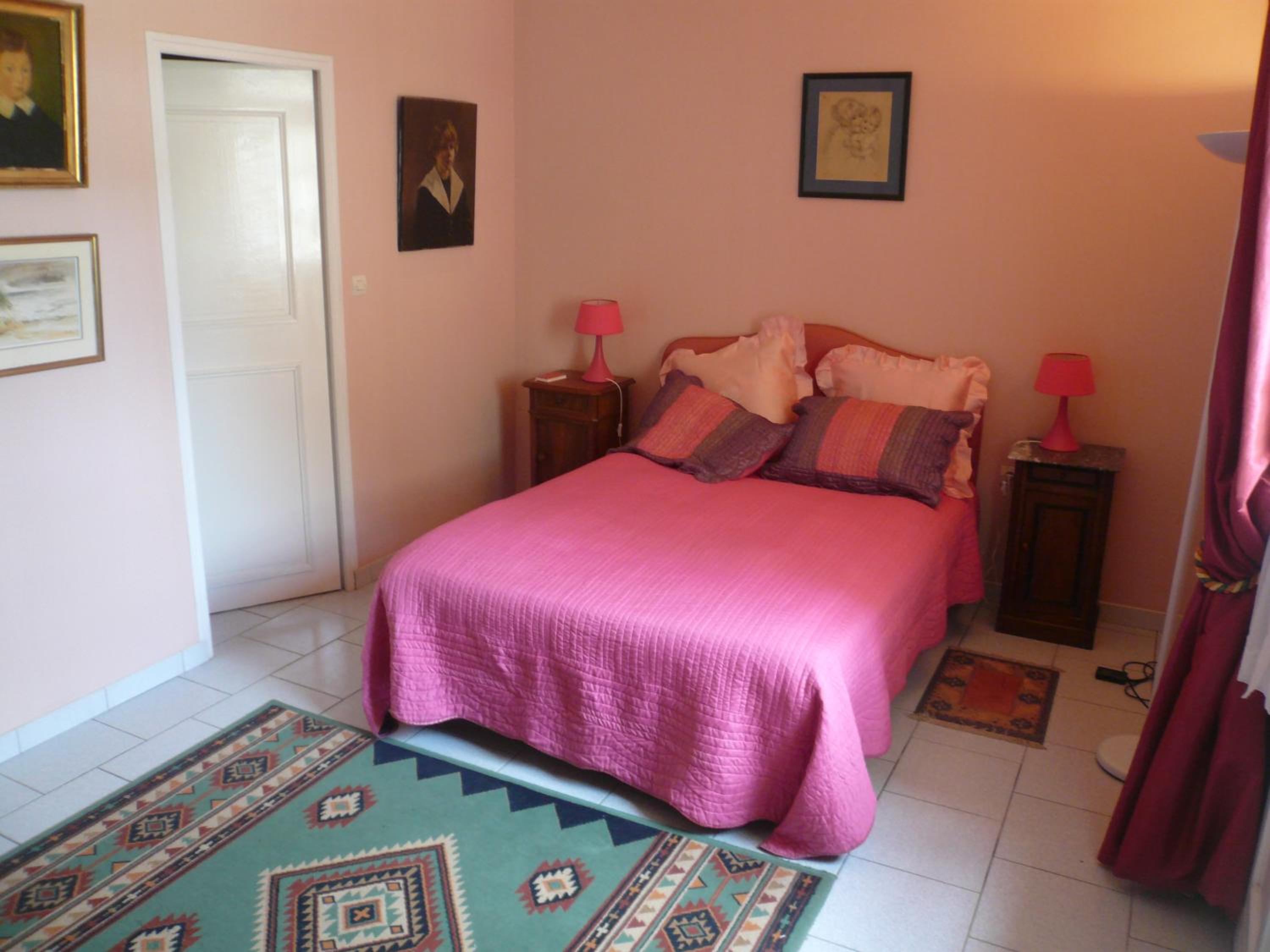 Double Room - Photo 5