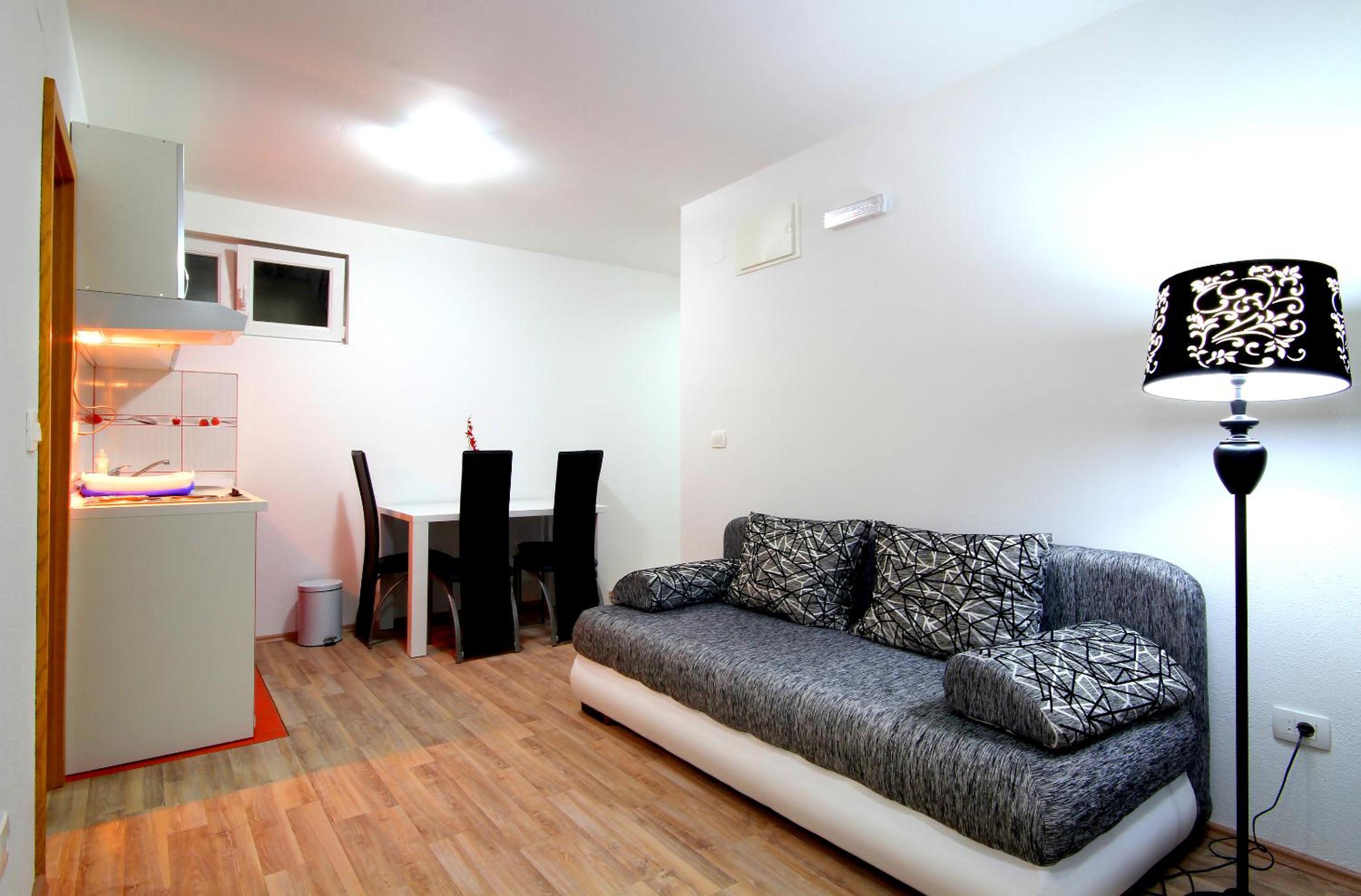 Studio (3 Adults) - Photo 10