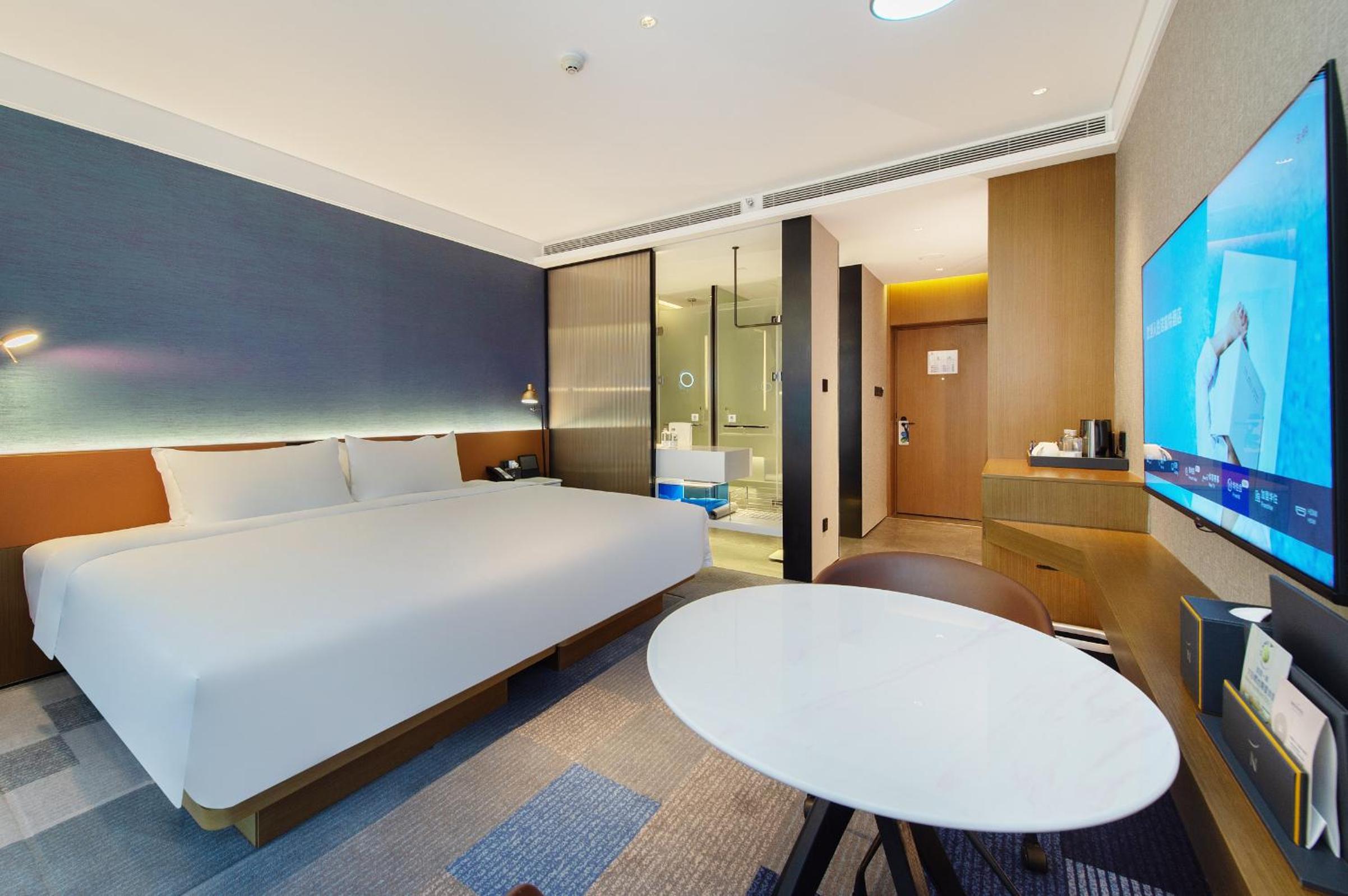 Superior King Room - Photo 7