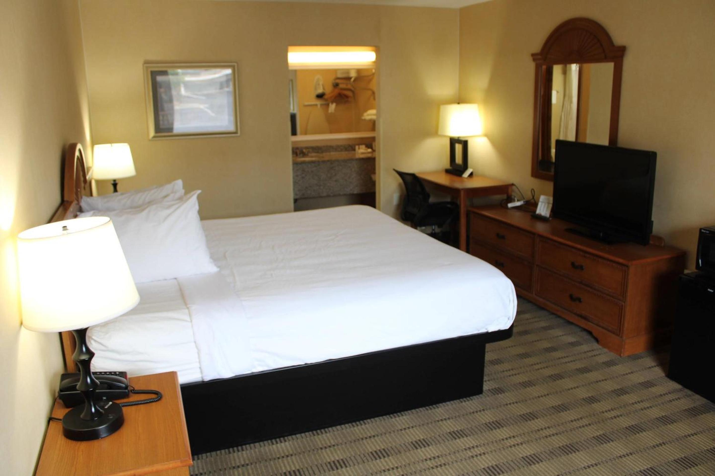 King Room - Non Smoking photo 1