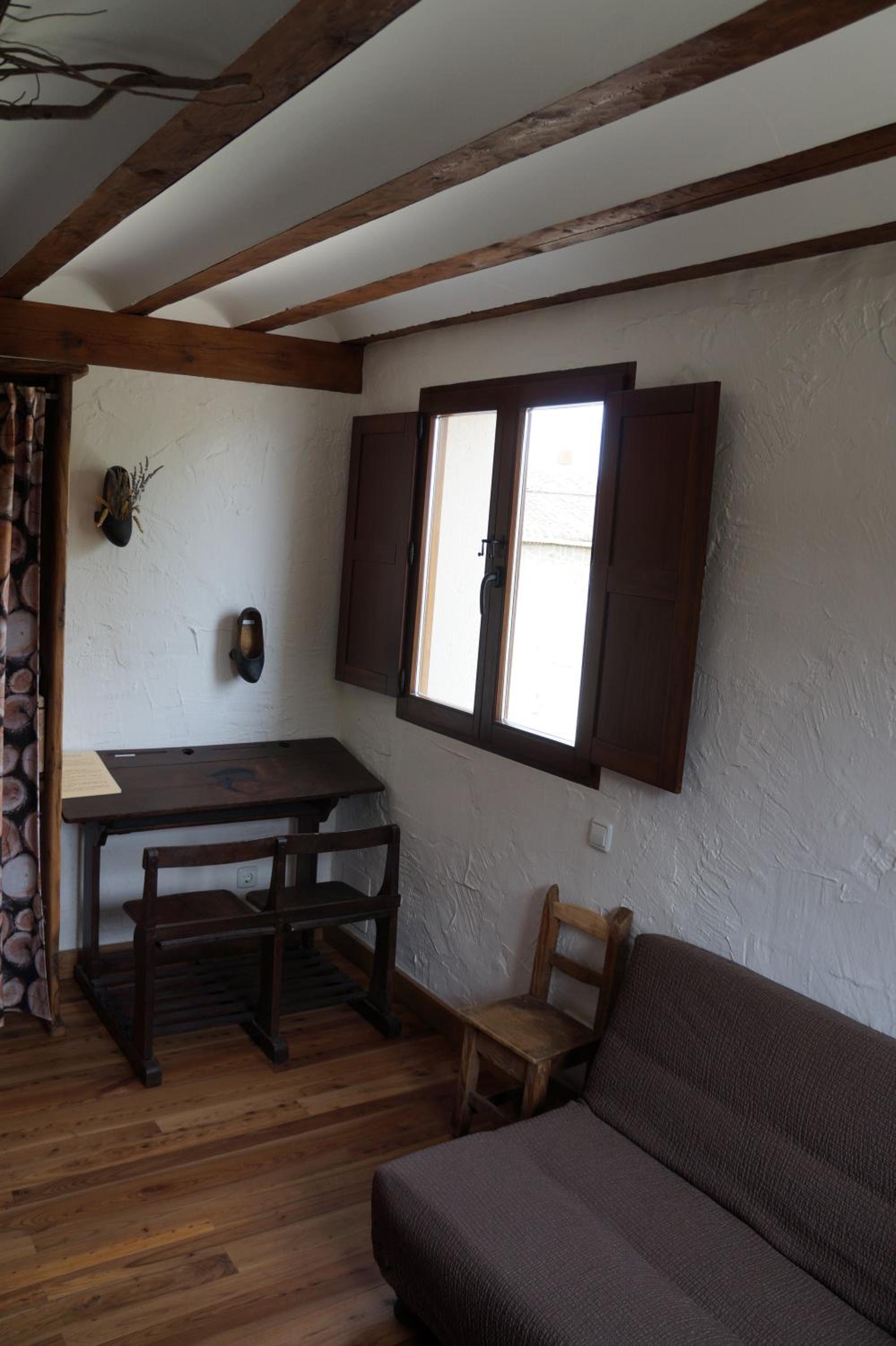 Triple Room with Shared Bathroom photo 3