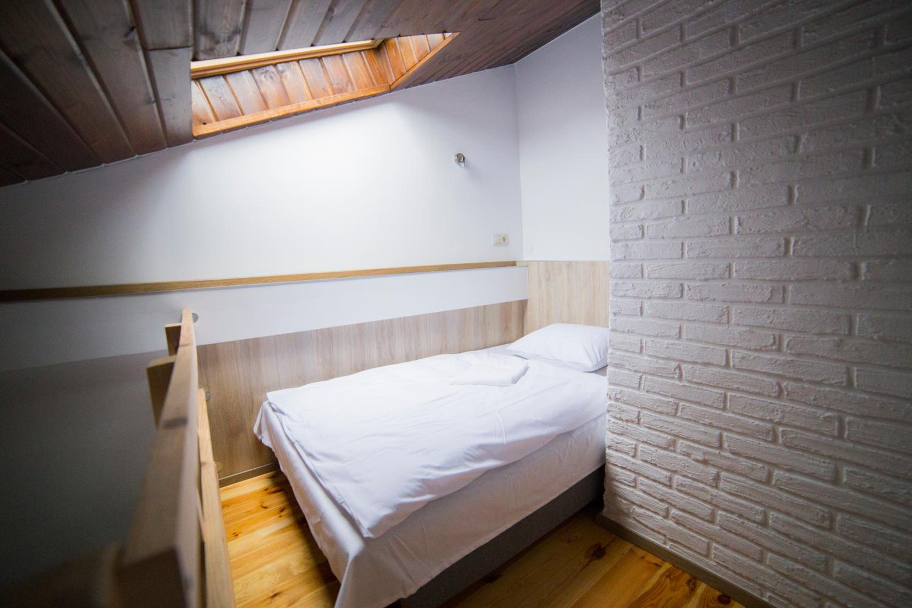 Basic Double Room - Photo 3