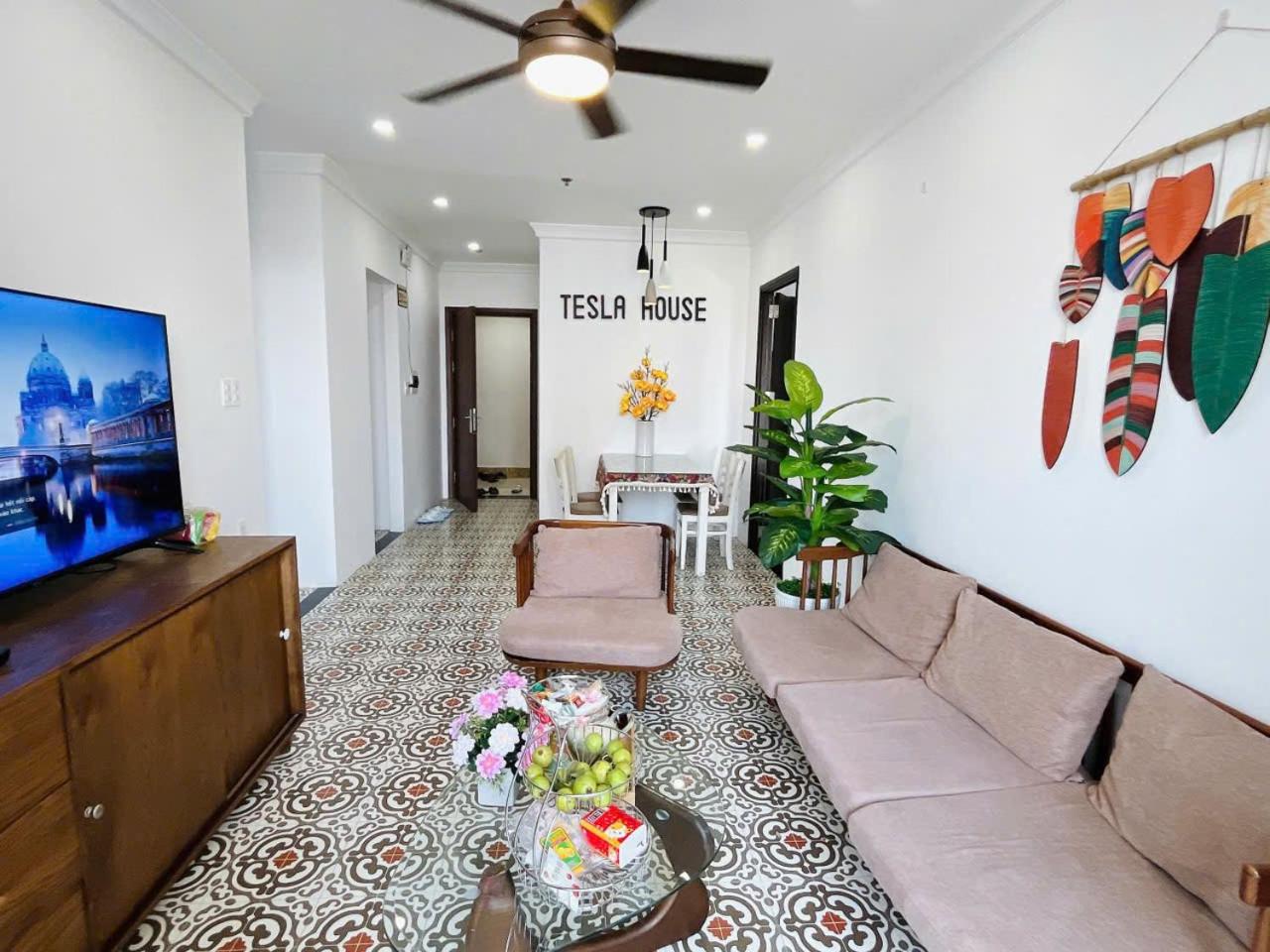 Three-Bedroom Apartment with Balcony photo 1