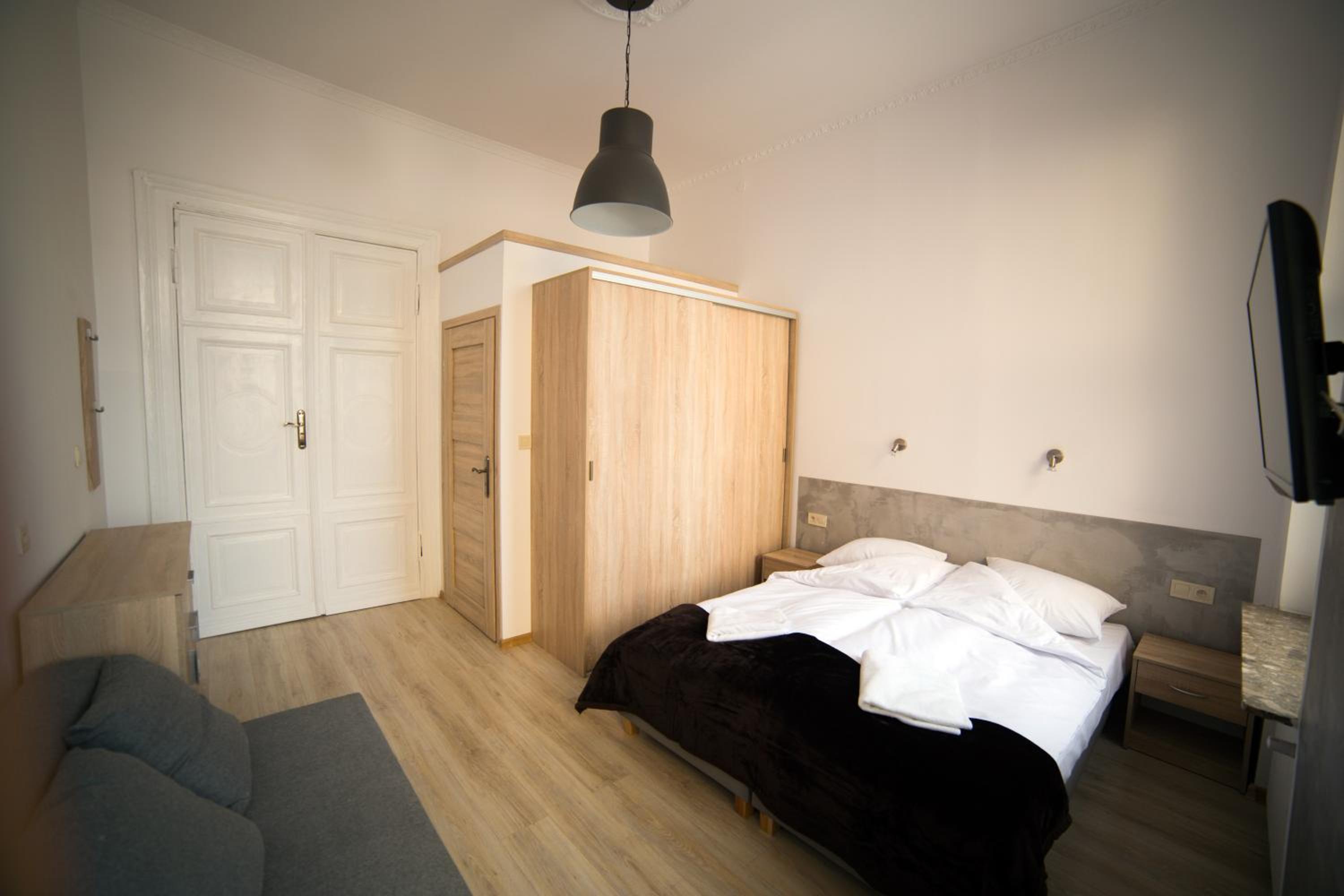 Double or Twin Room - Photo 3