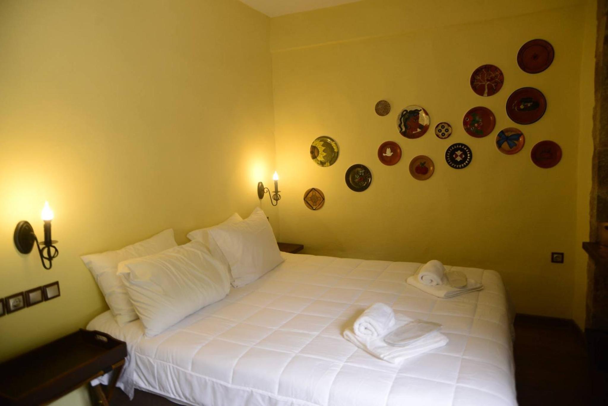 Standard Double or Twin Room - Photo 5