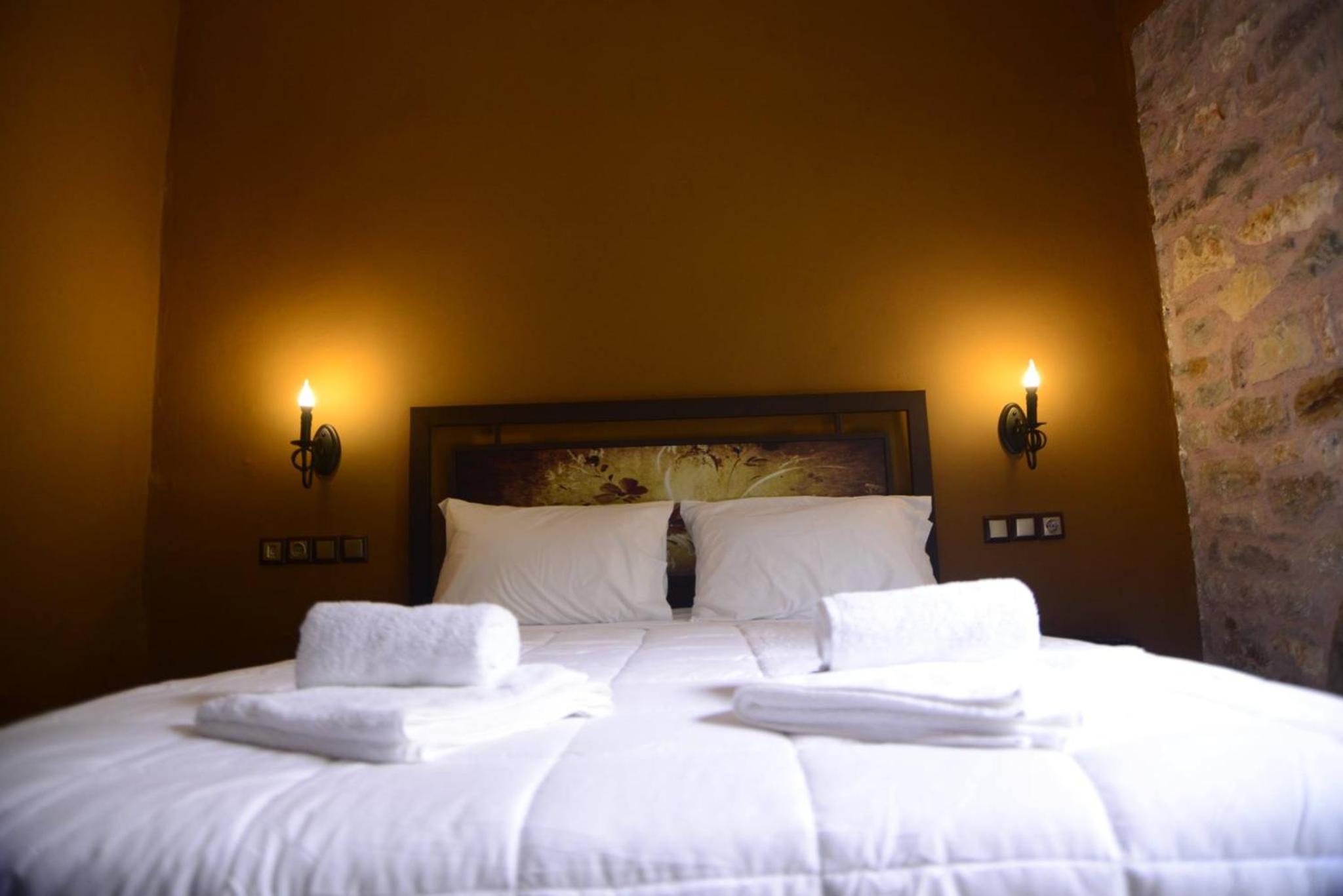 Standard Double or Twin Room - Photo 1