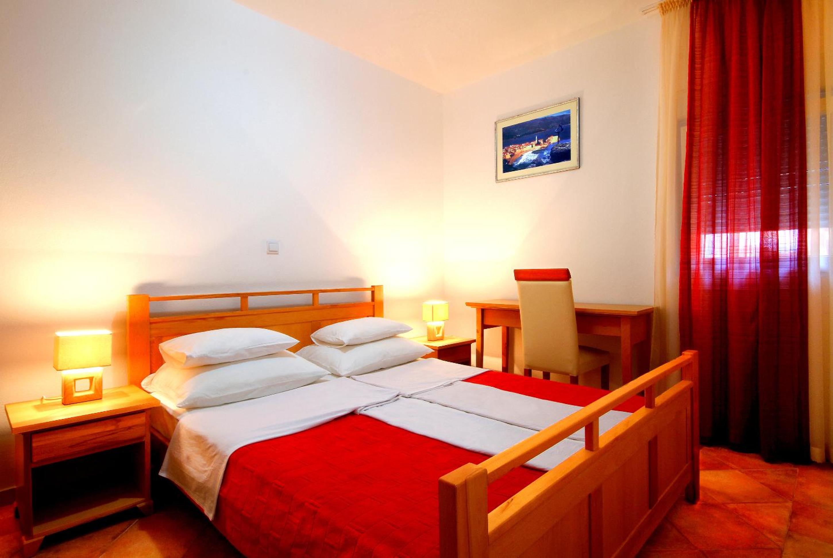 One-Bedroom Apartment - Photo 20