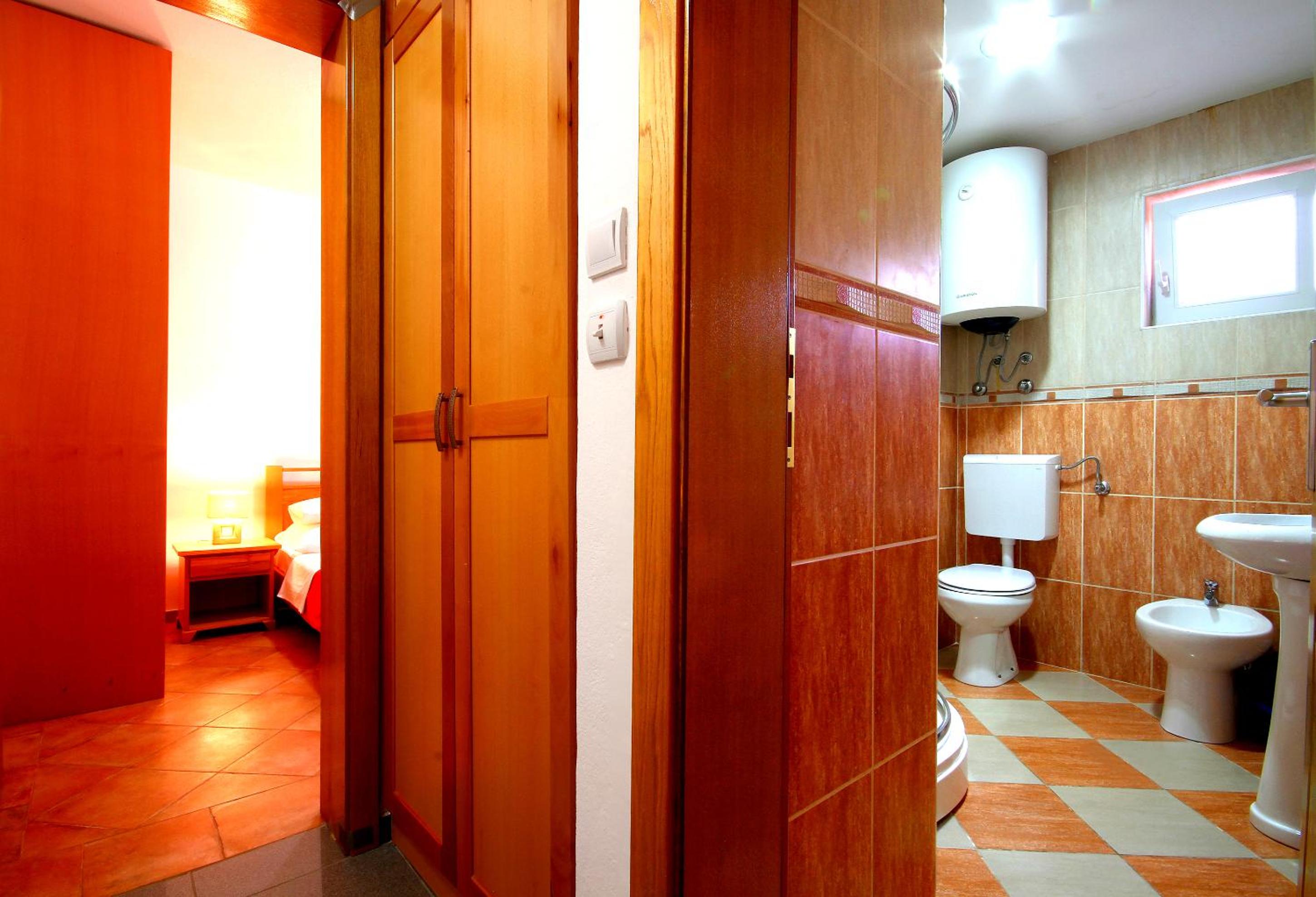 One-Bedroom Apartment - Photo 21