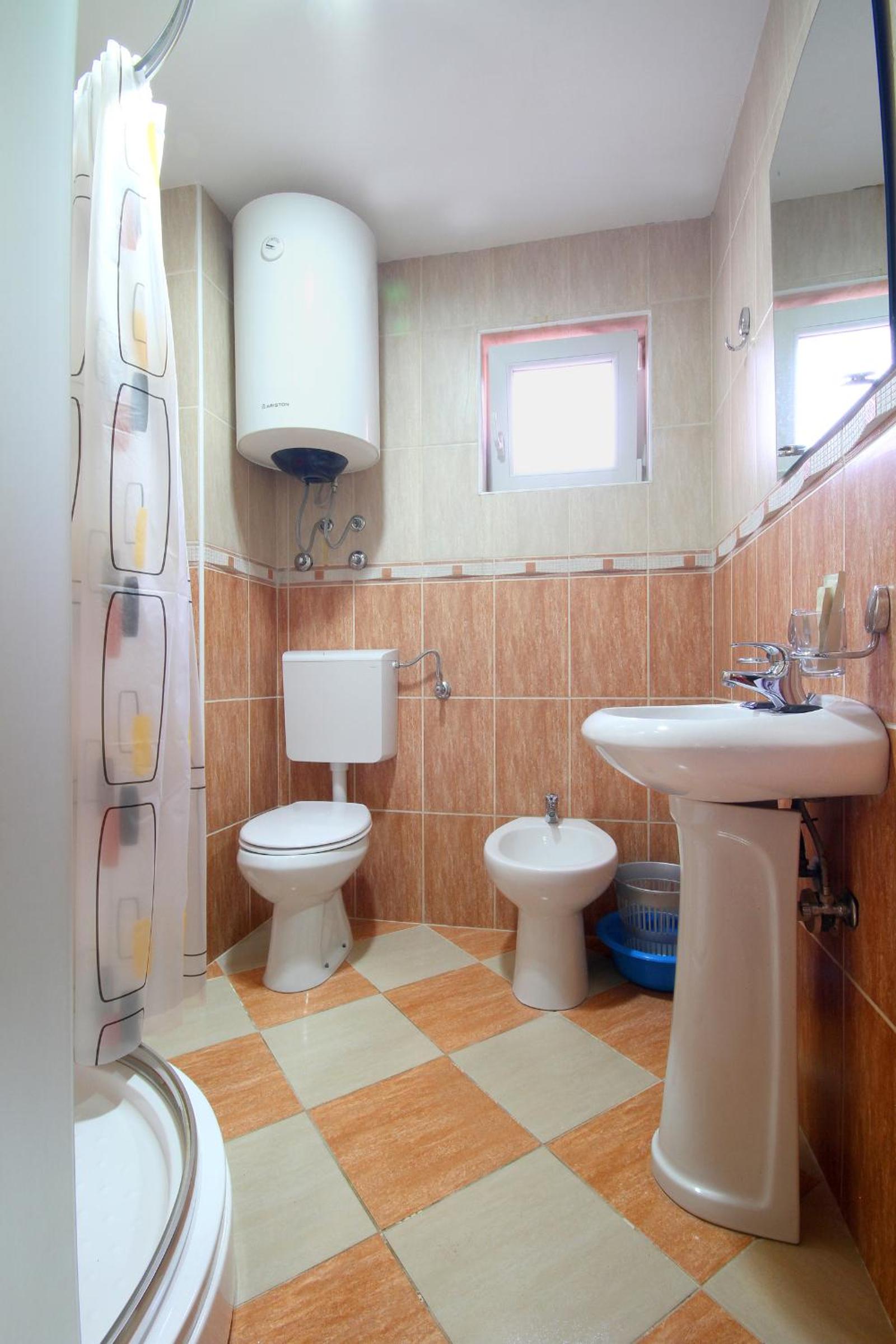 One-Bedroom Apartment - Photo 12