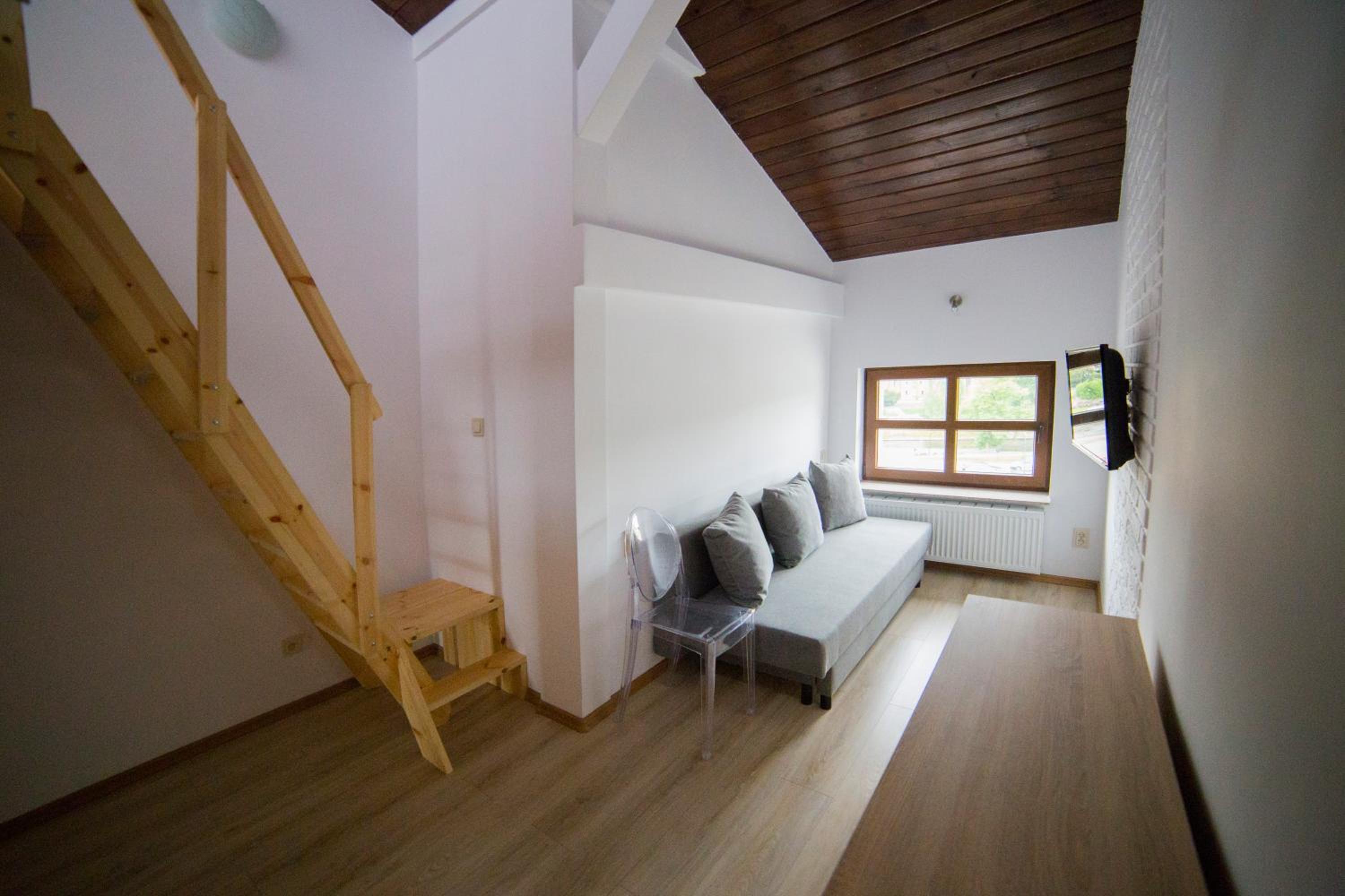 Double or Twin Room with City View - Photo 1