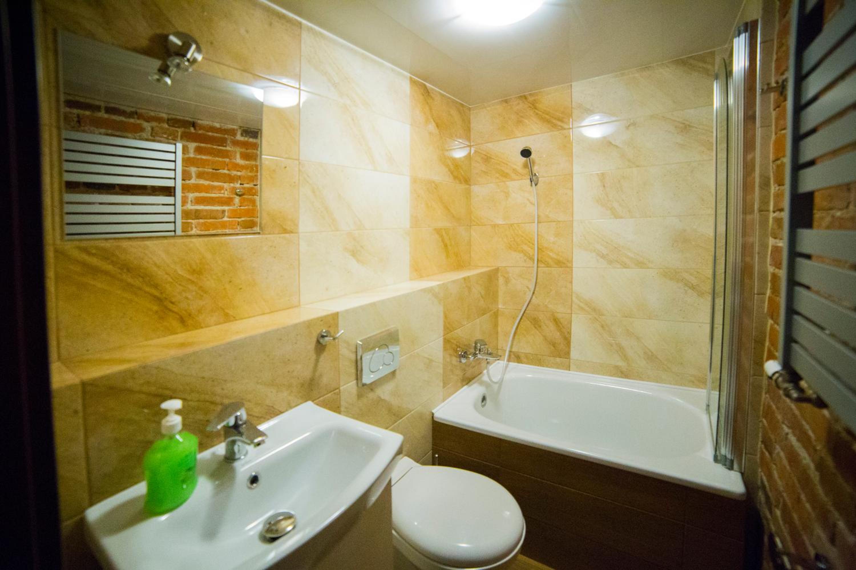 Double or Twin Room with City View - Photo 5