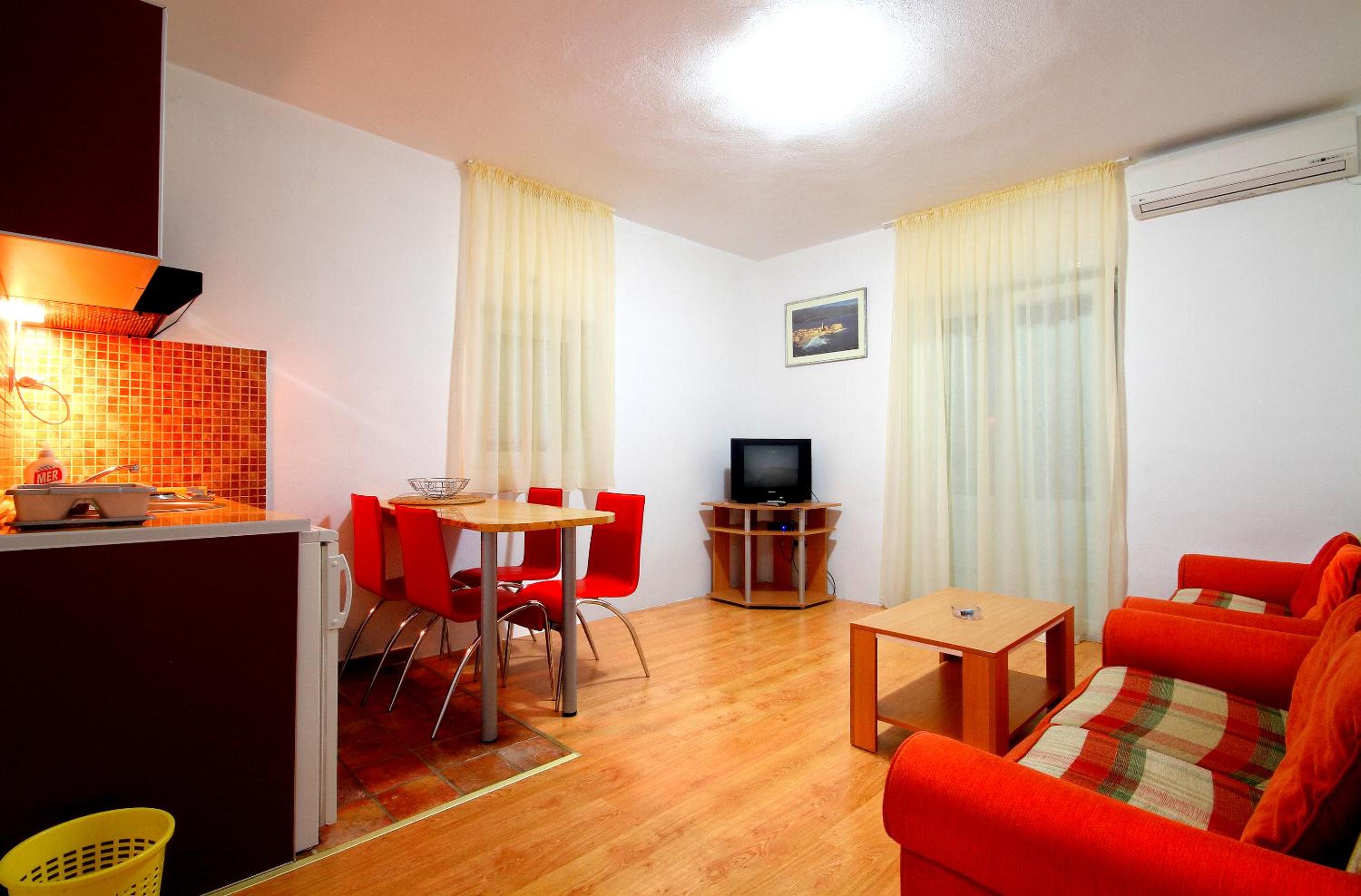 Family Apartment - Photo 11
