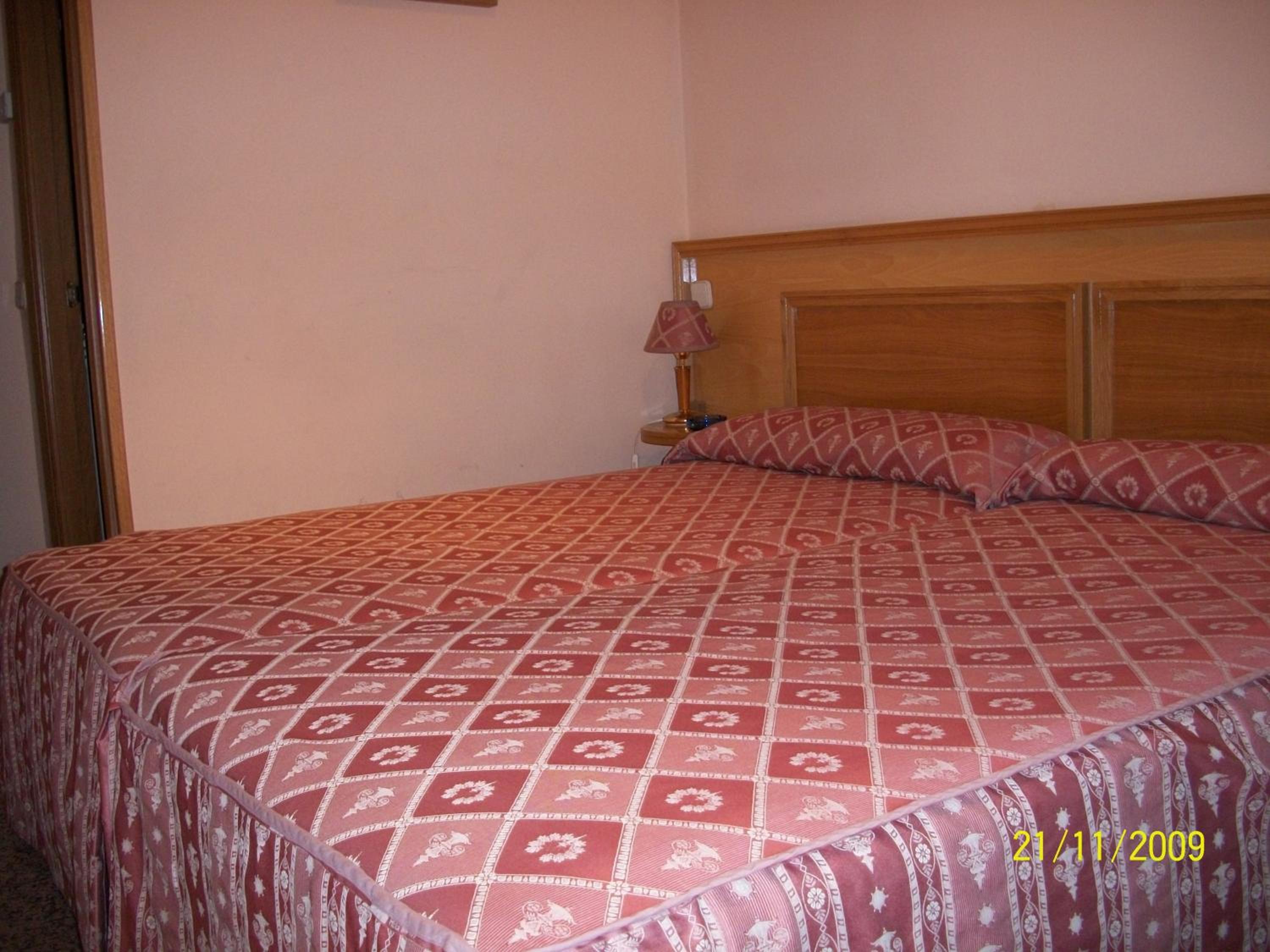 Twin Room - Photo 40