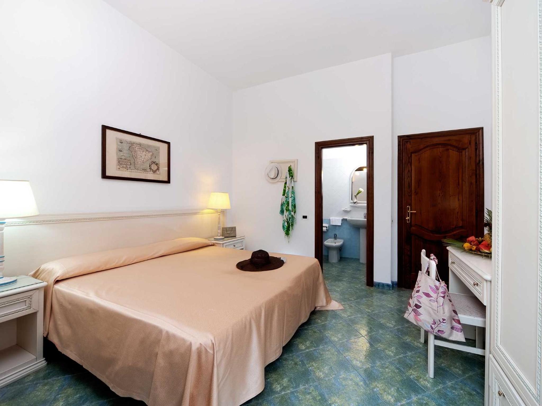 Classic Double Room - Photo 3