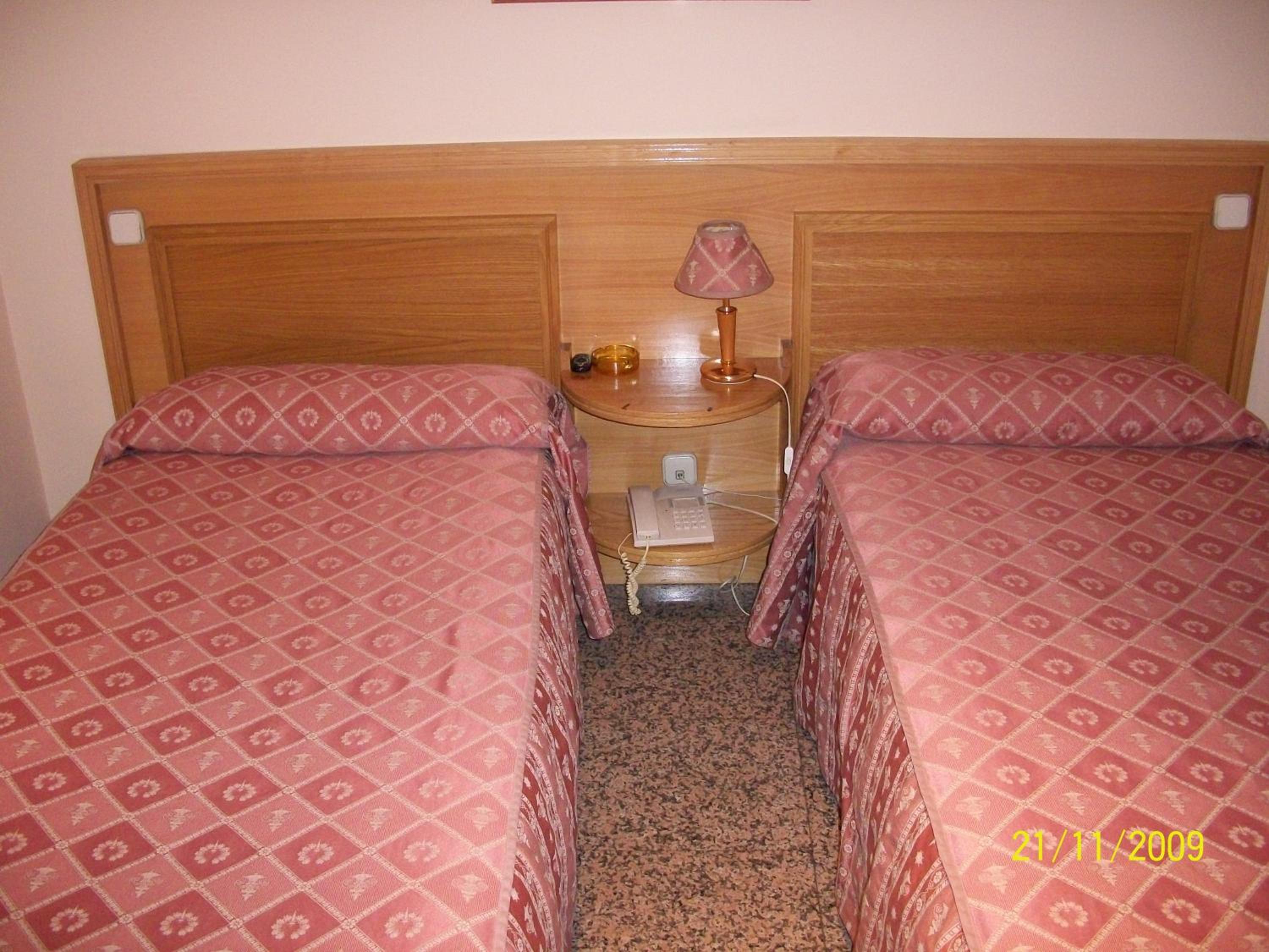 Twin Room - Photo 39