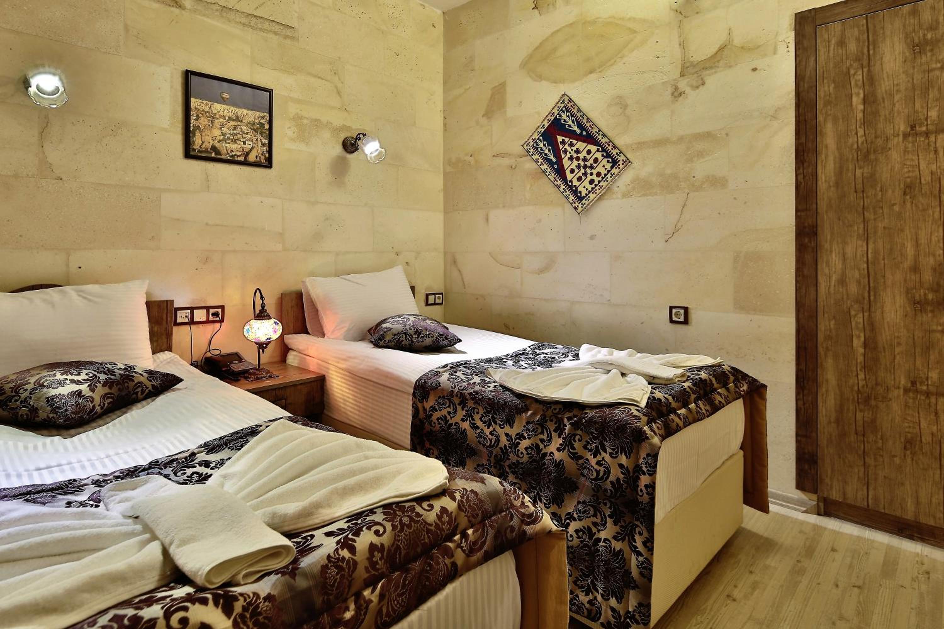 Twin  Stone Room  photo 1