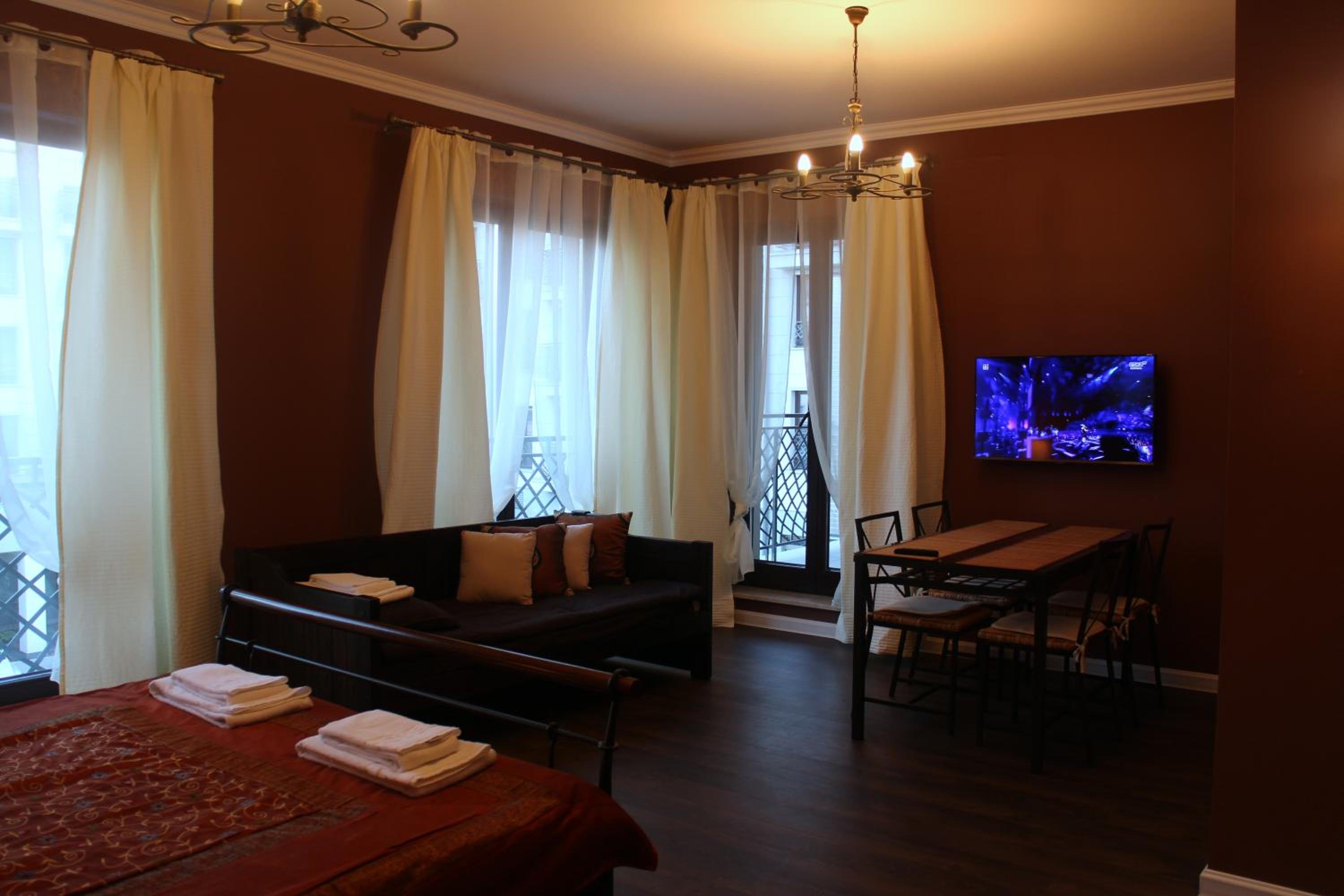 Studio Apartment photo 1