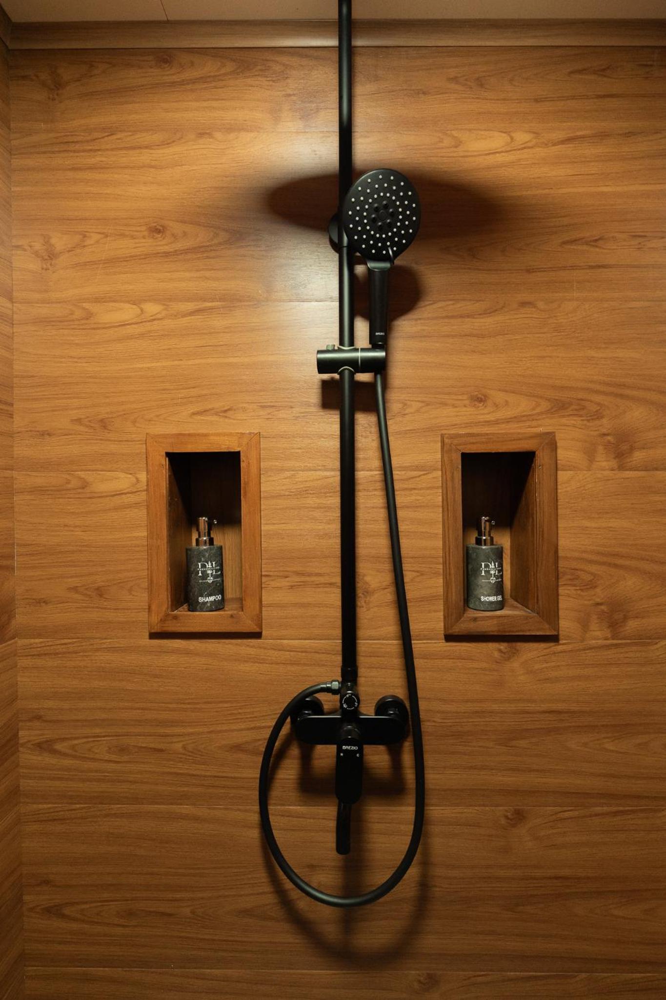 Deluxe King Room photo 1