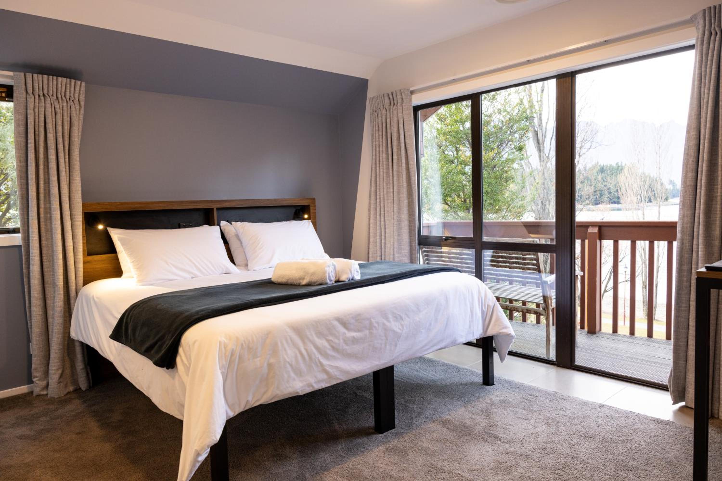 Deluxe Double Room with Balcony and Sea View