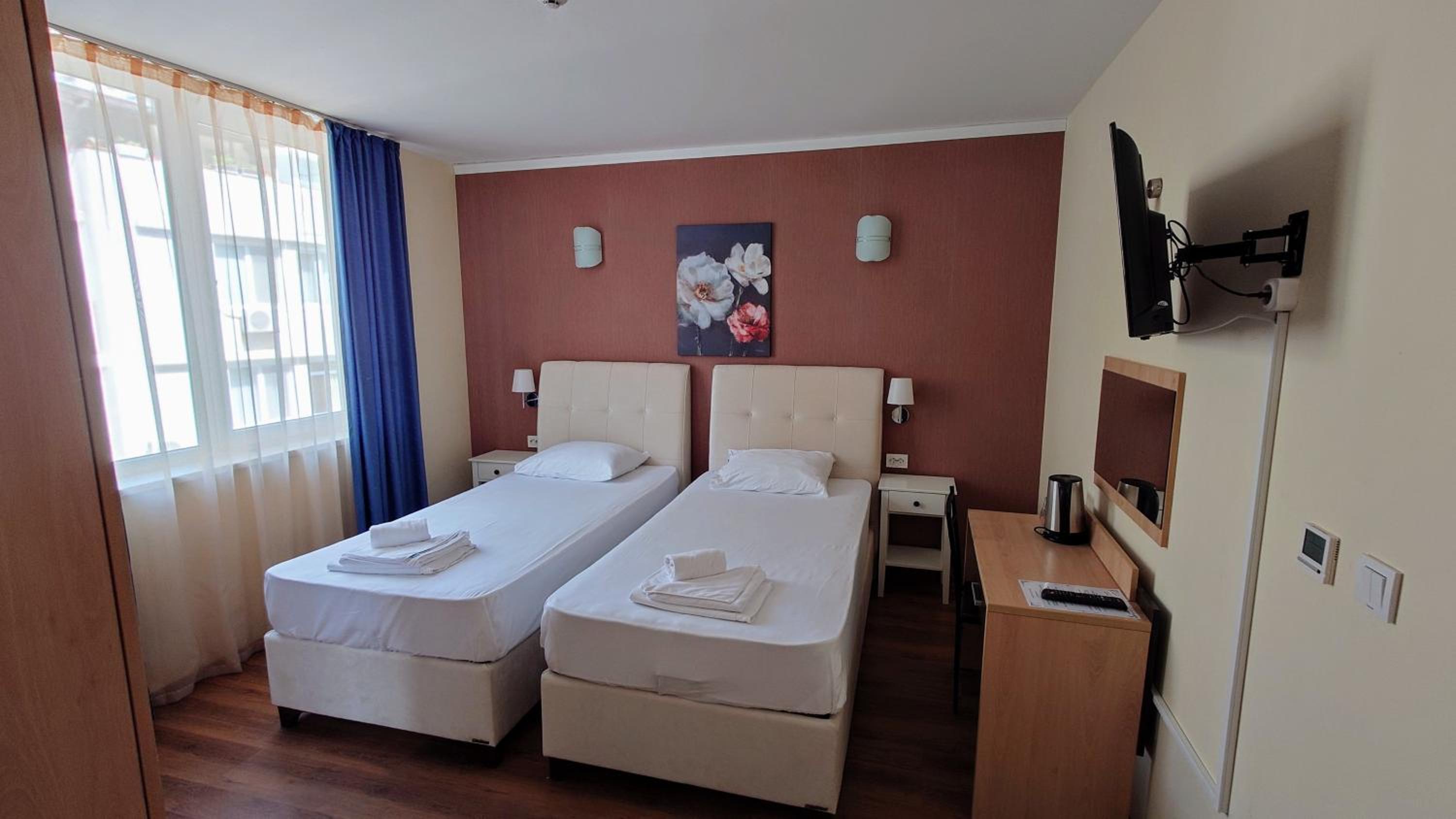 Double or Twin Room photo 2