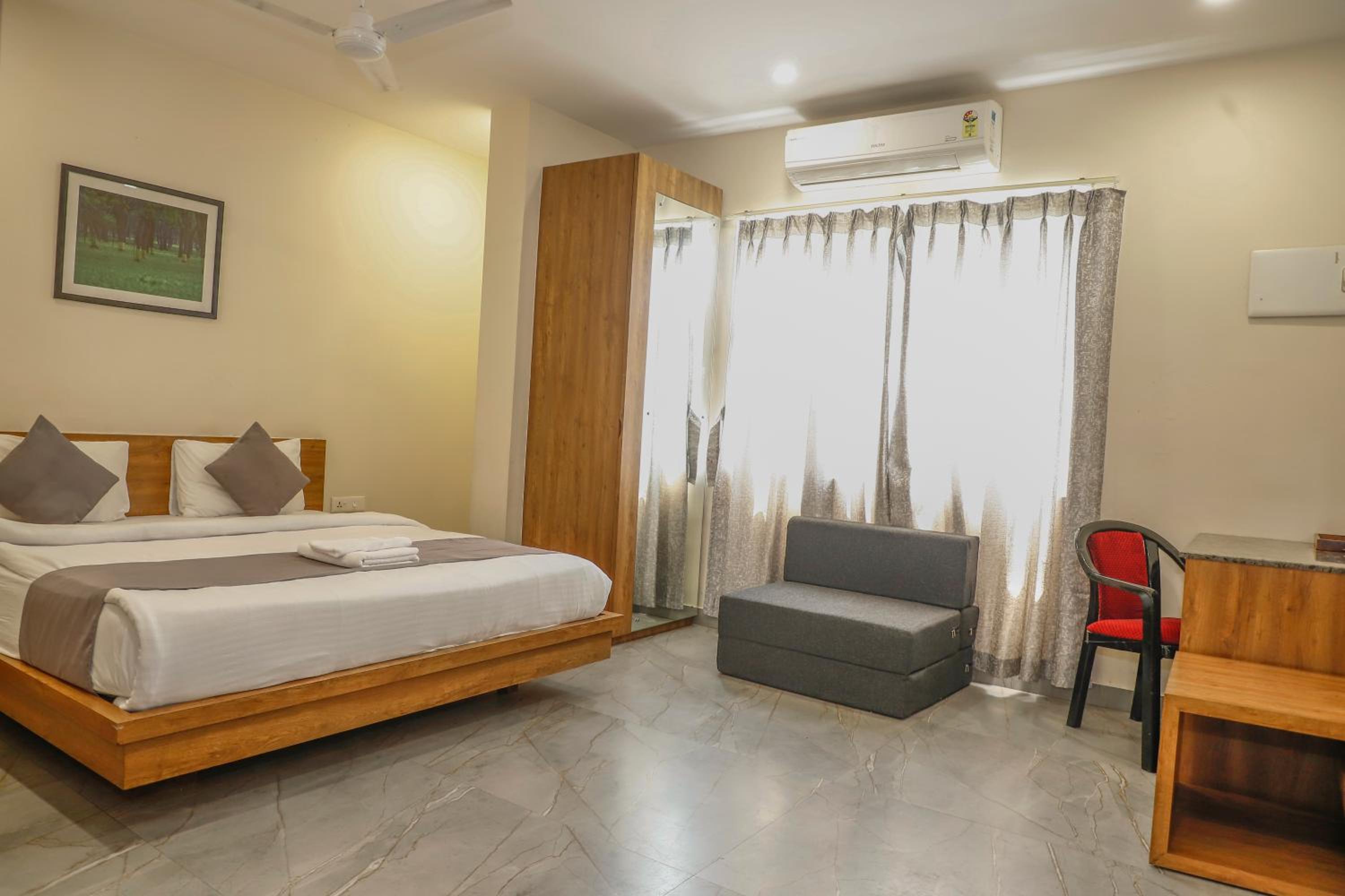Deluxe King Room