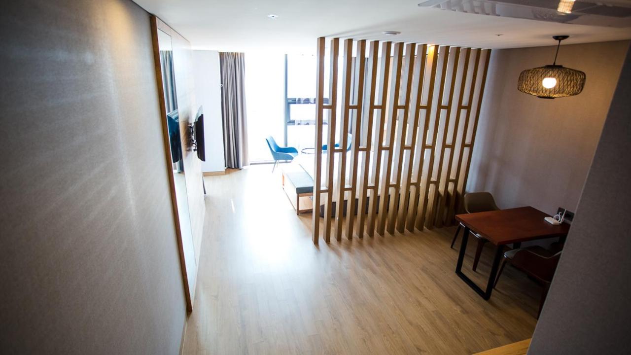 Special Offer - Corner Suite photo 2