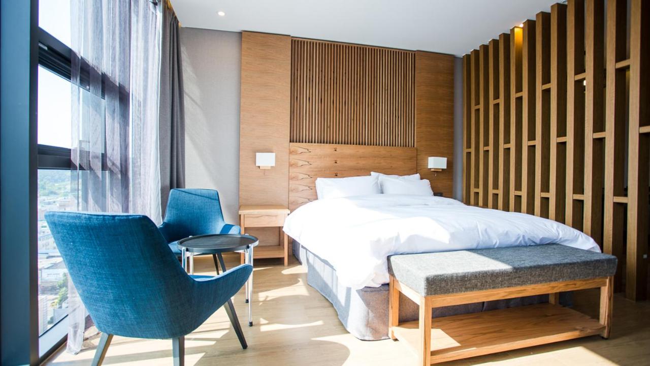 Special Offer - Corner Suite photo 1