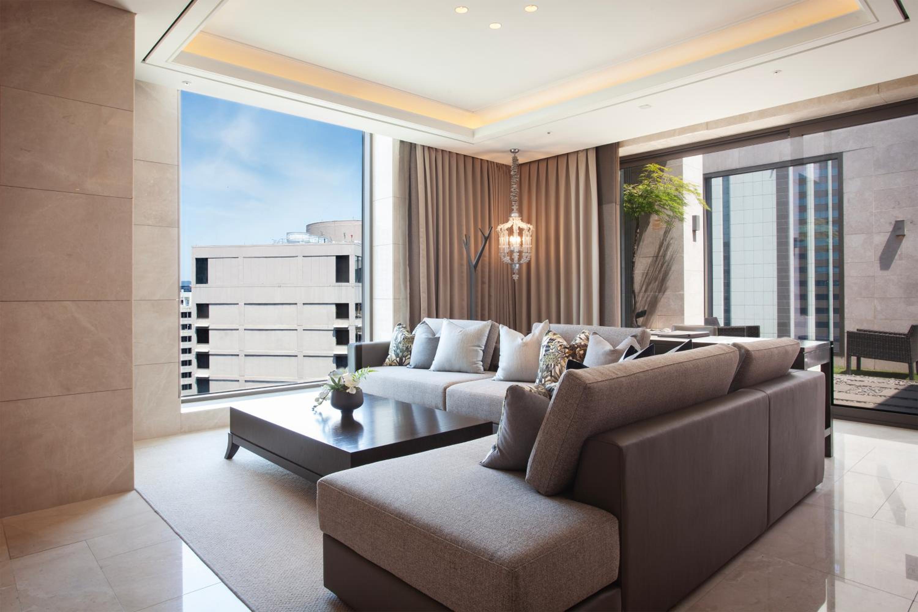 Crown Park Suite with Private Terrace & Hot tub & Surround view (Highest Floor)
