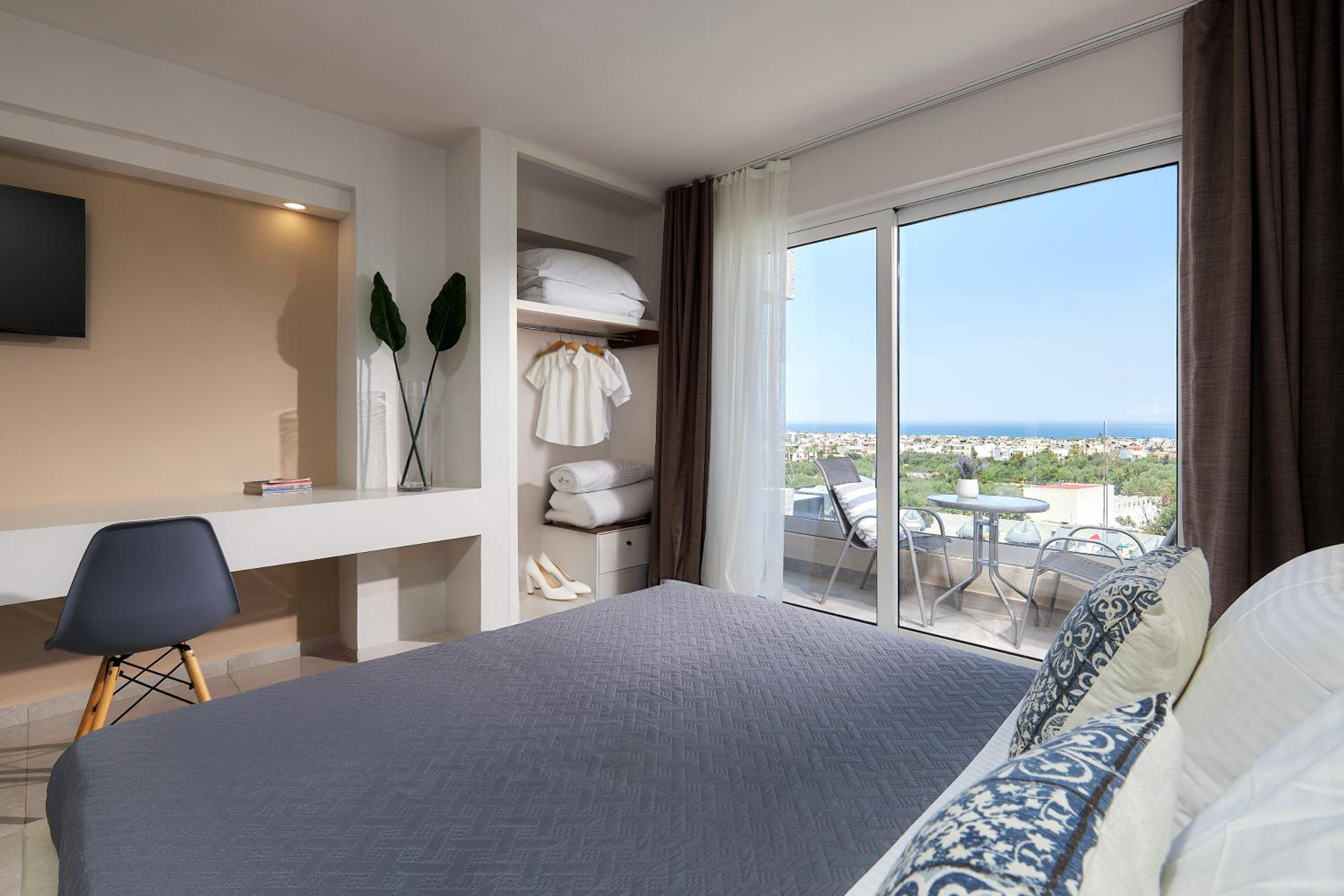 Superior Triple Suite Sea View