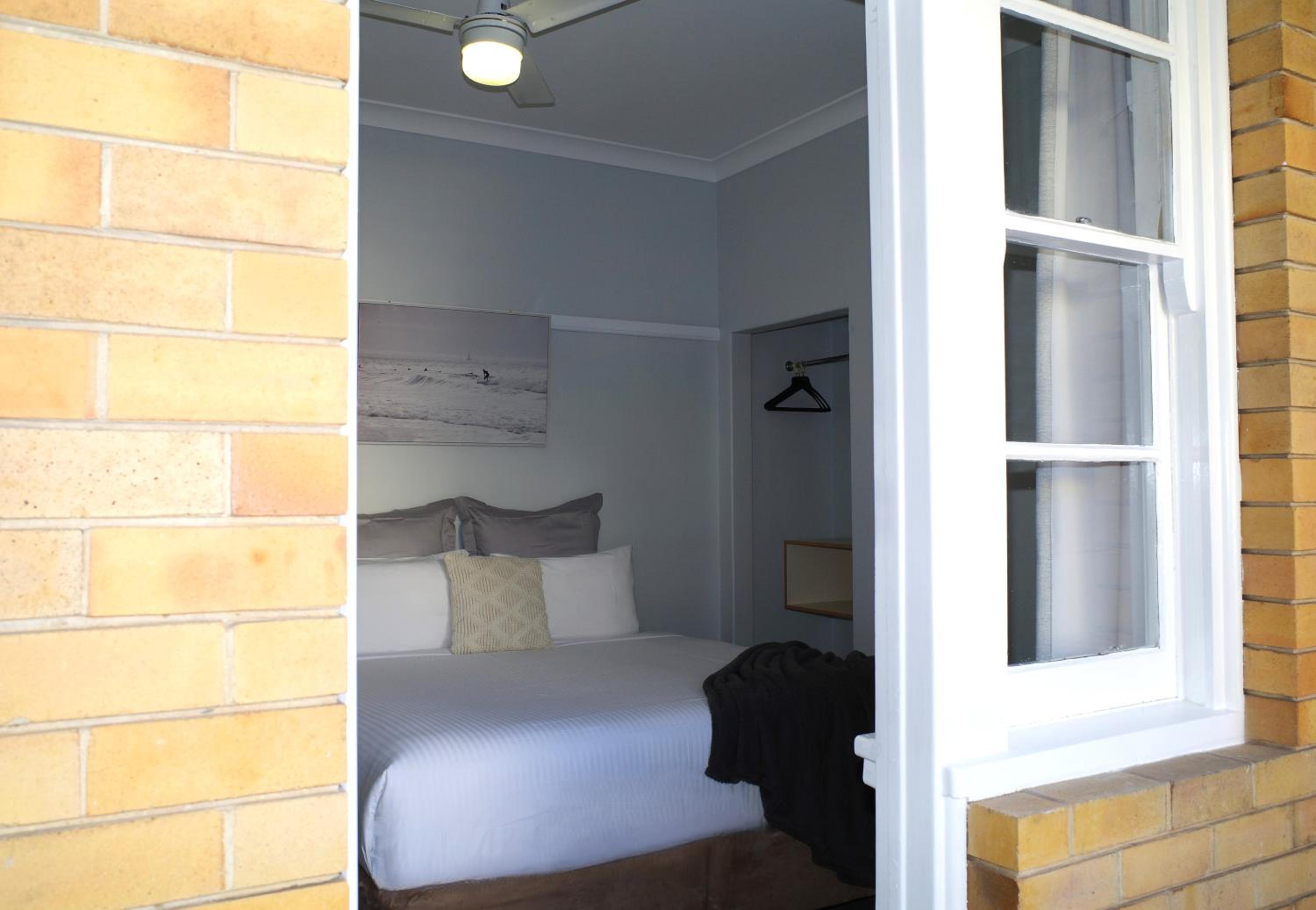 Signature King Balcony Room (Ensuite)