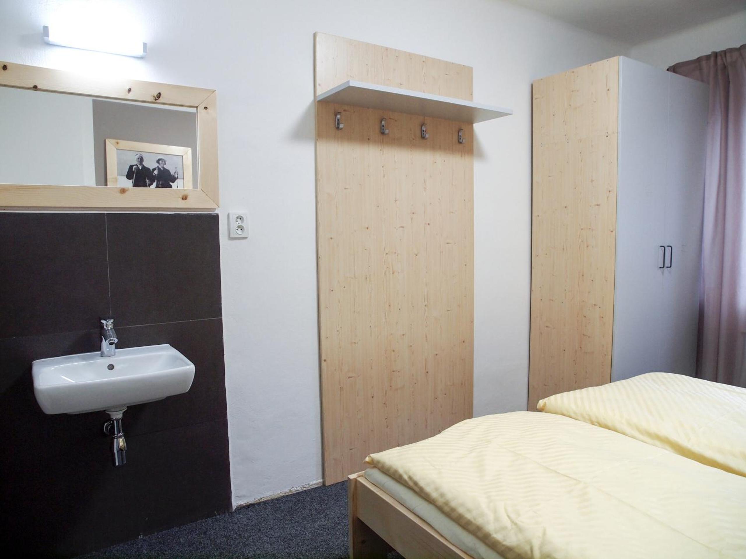 Double or Twin Room with Shared Bathroom photo 2