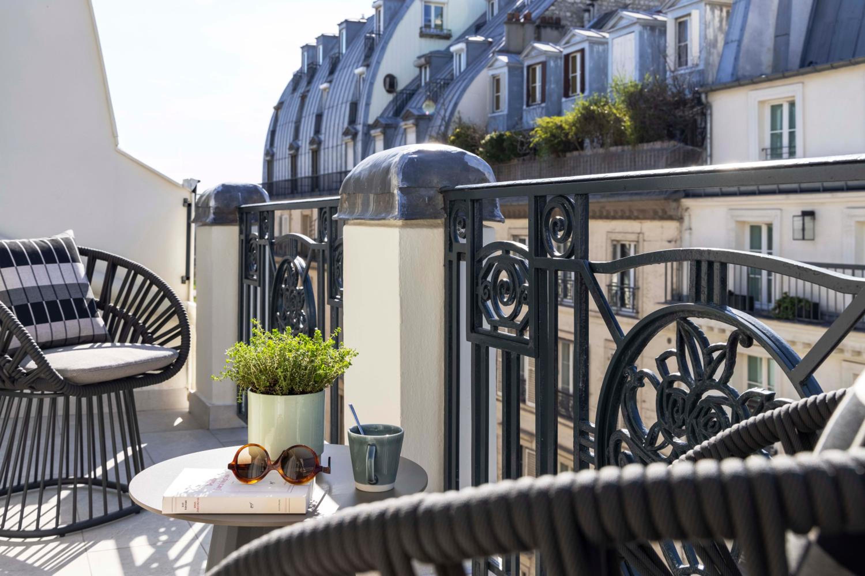 Parisian Balcony photo 1