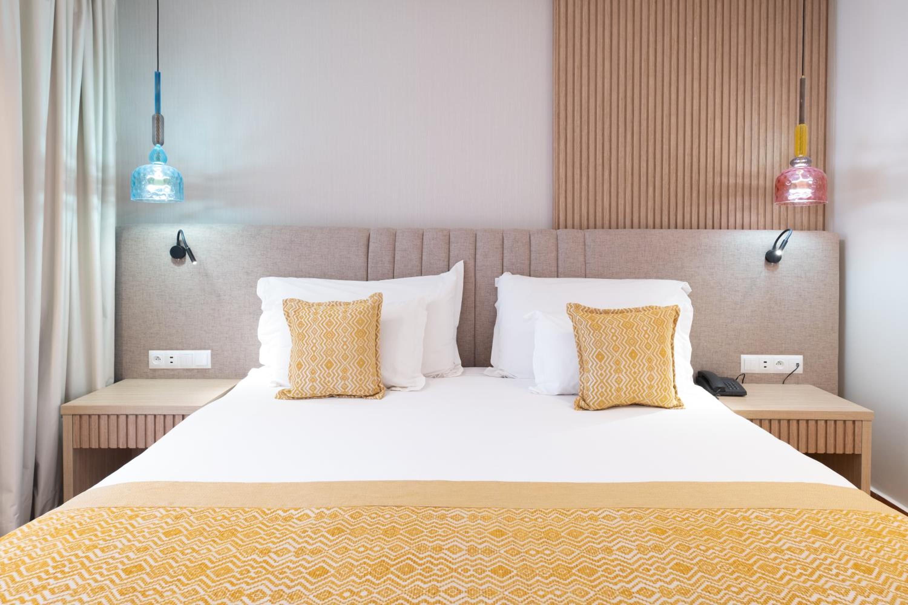 Deluxe Room King Size Bed Pool View