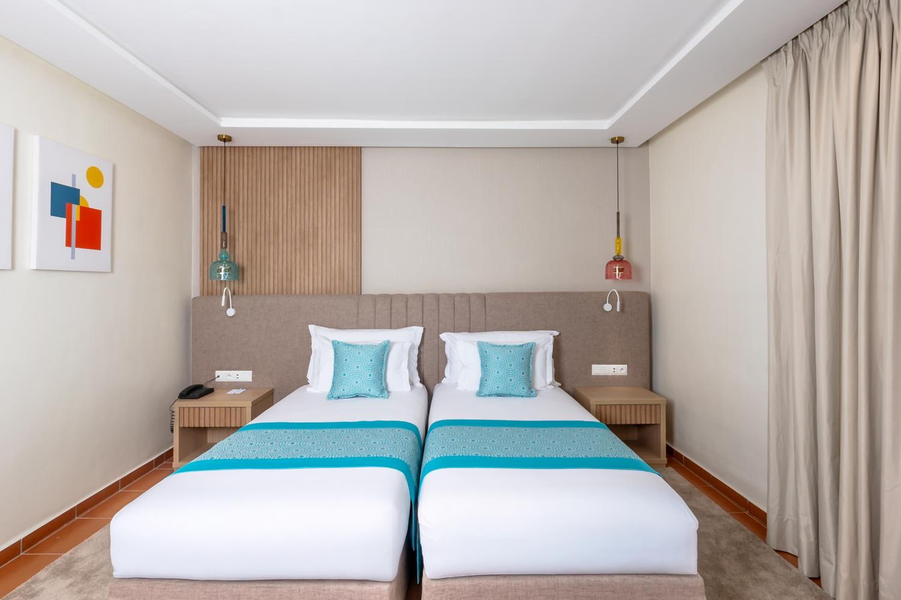 Deluxe Room Twin Bed Pool View photo 2