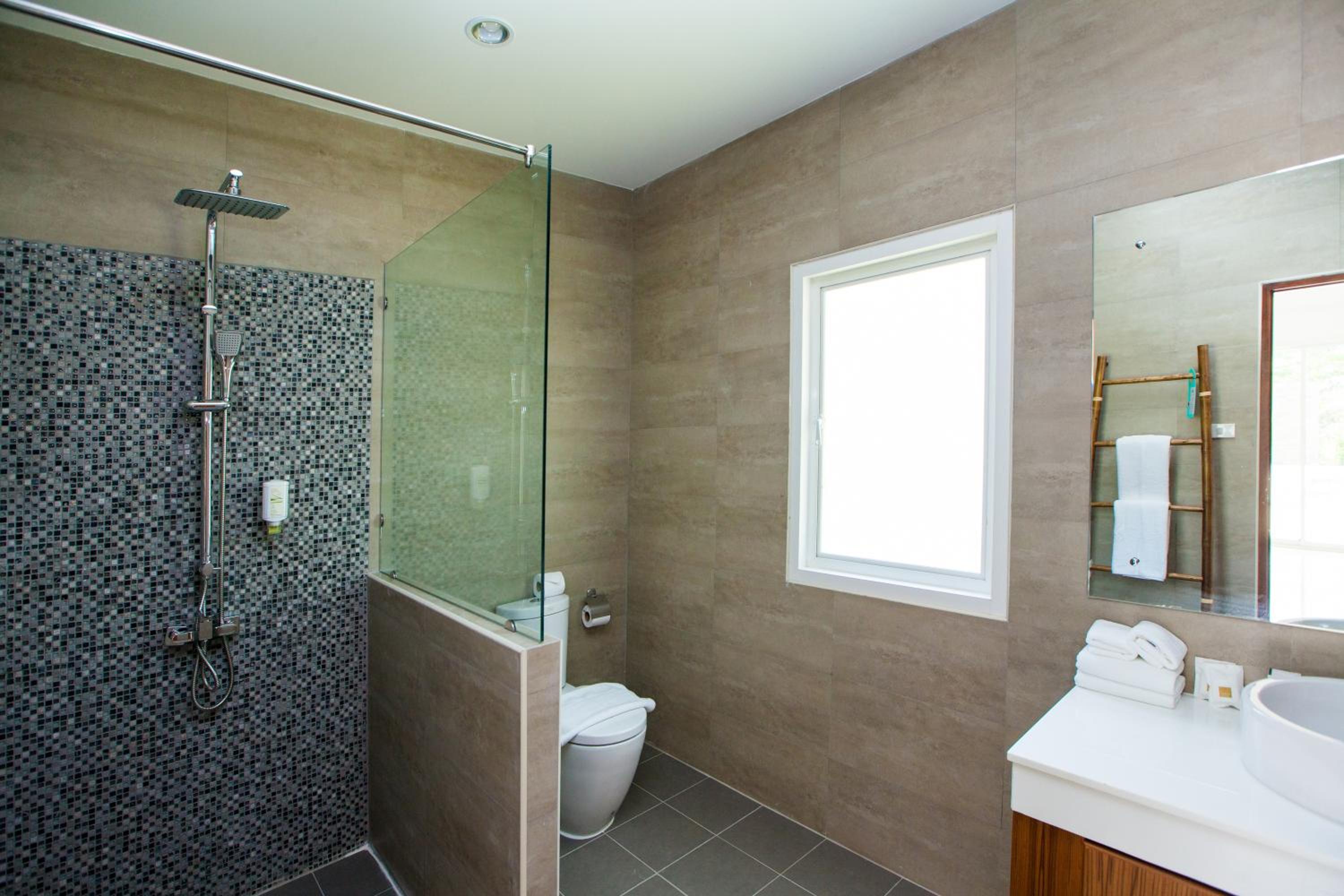 Villa with Private Pool - Photo 10