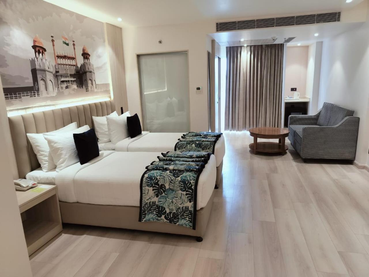 Club Twin Room With Balcony - Photo 3
