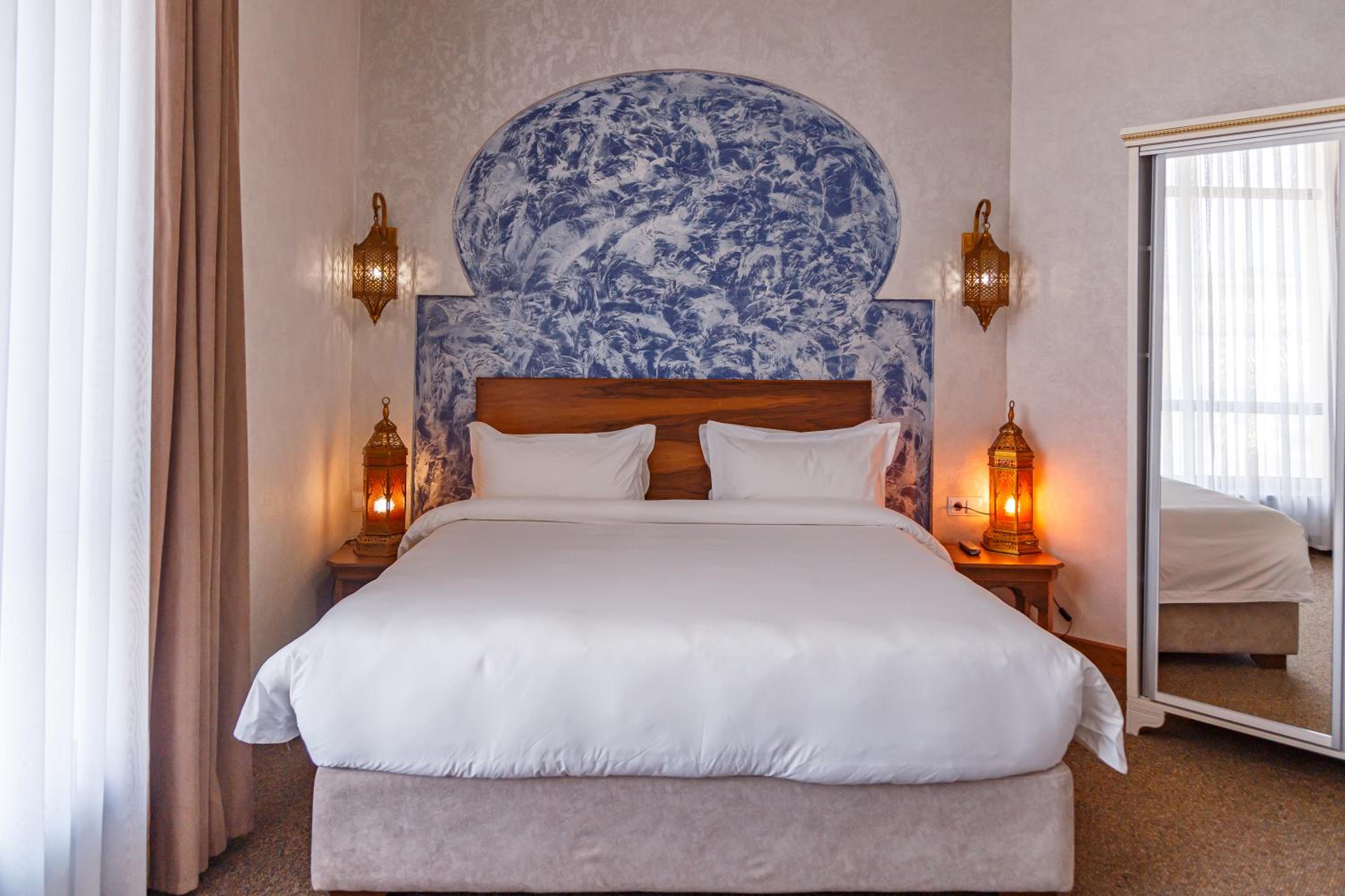 Deluxe Double Room - Photo 14