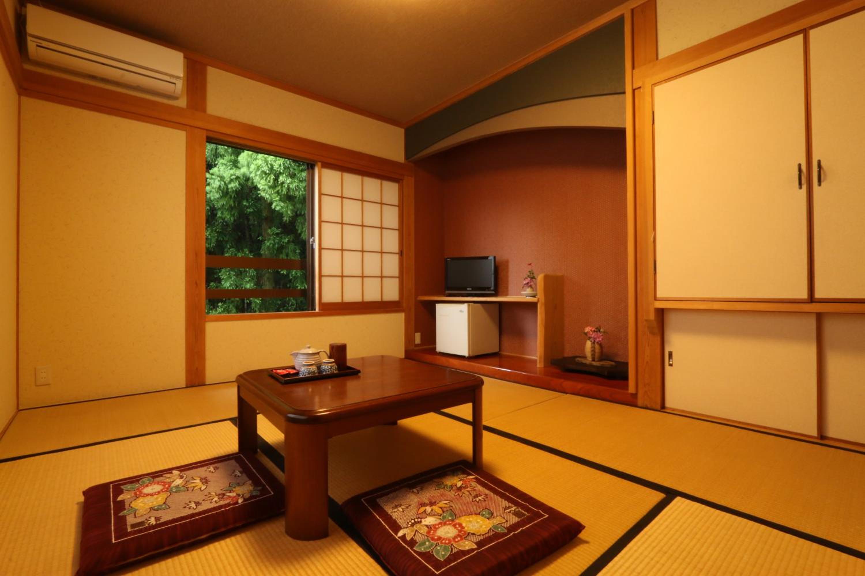Japanese-Style Room