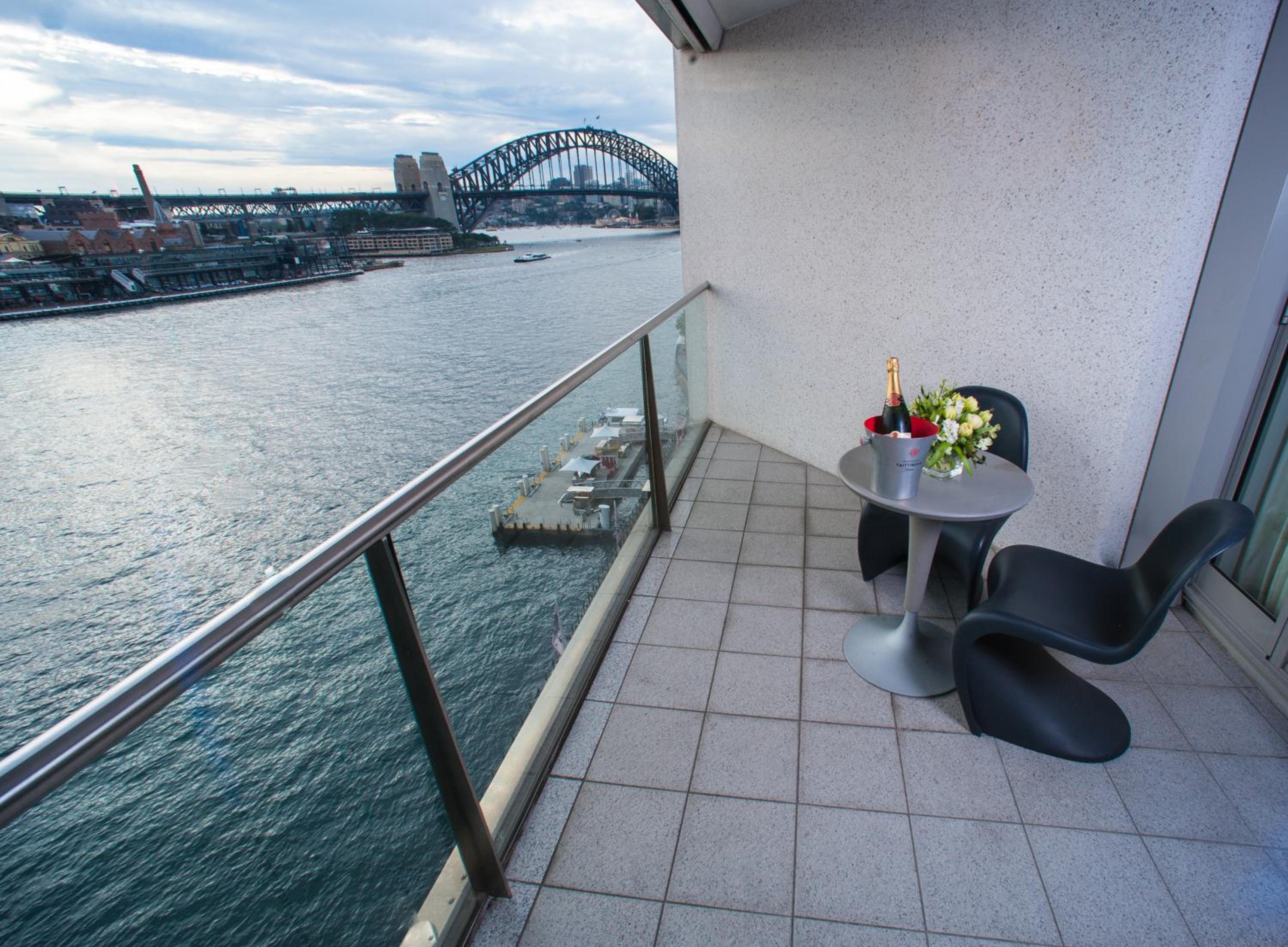 One-Bedroom Apartment with Harbor View thumbnail 5