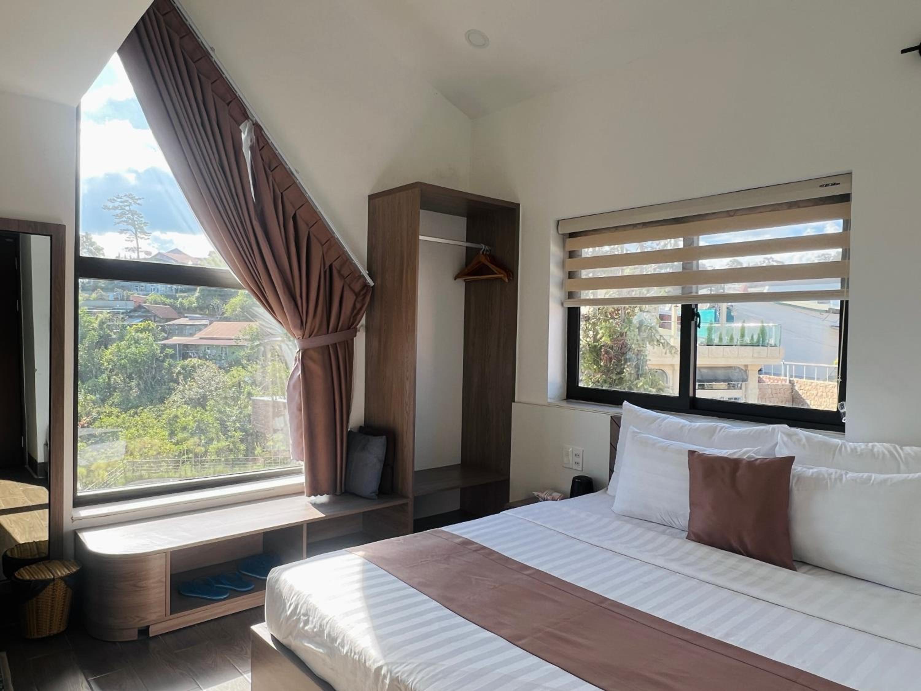 Double Room - Photo 11