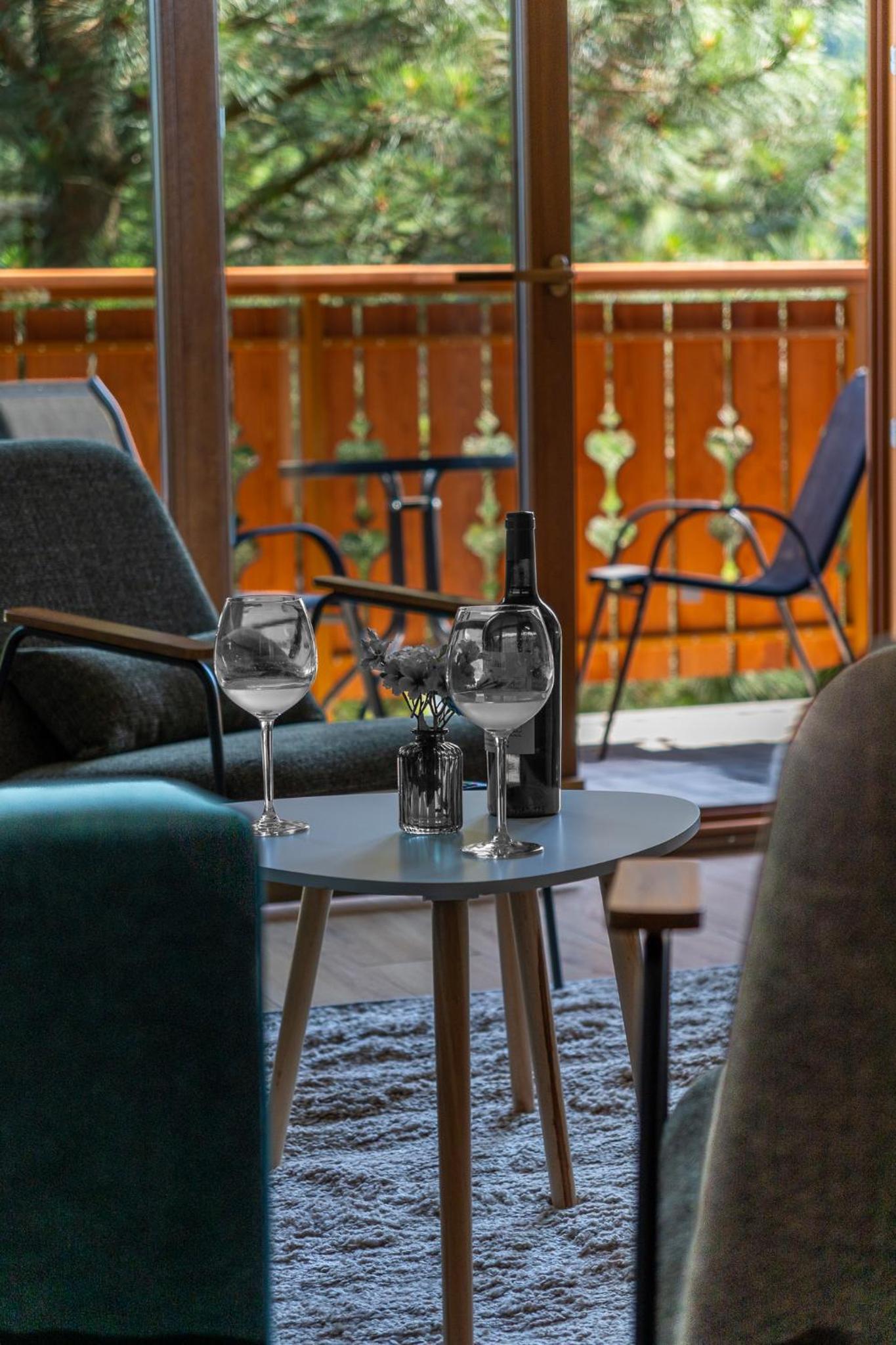 Suite with Mountain View photo 3