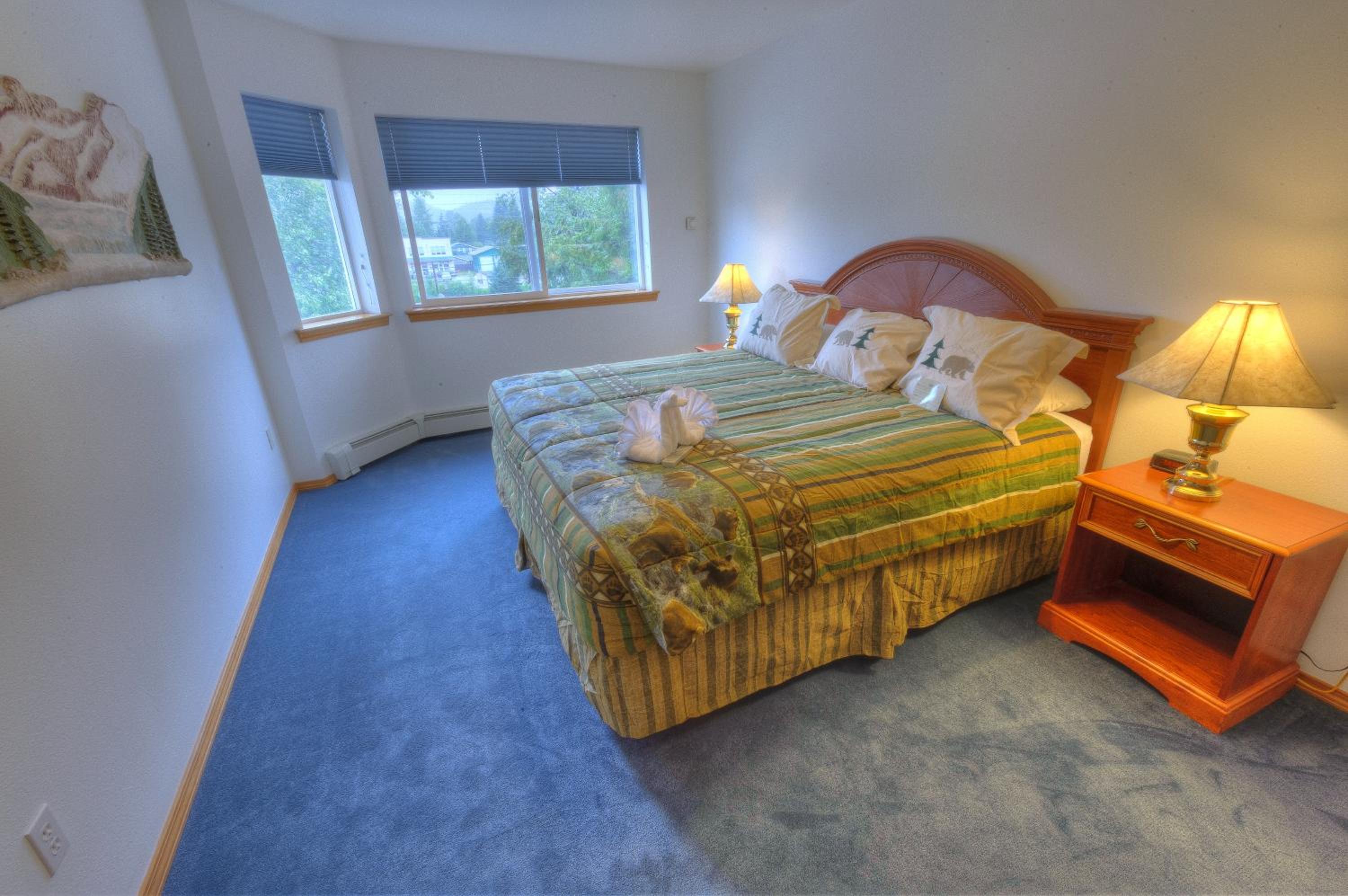 One-Bedroom King Suite