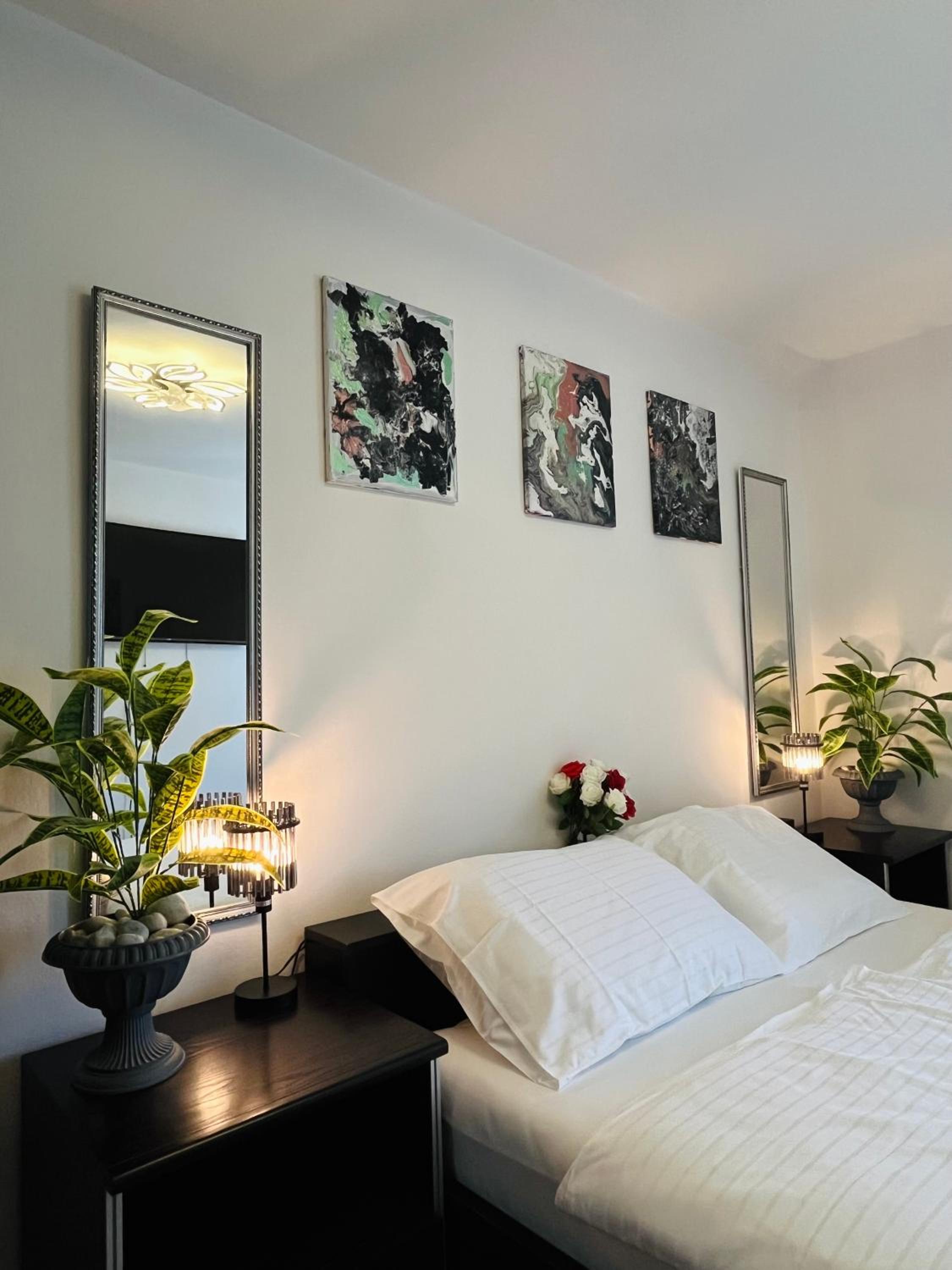 One-Bedroom Apartment with Terrace photo 3