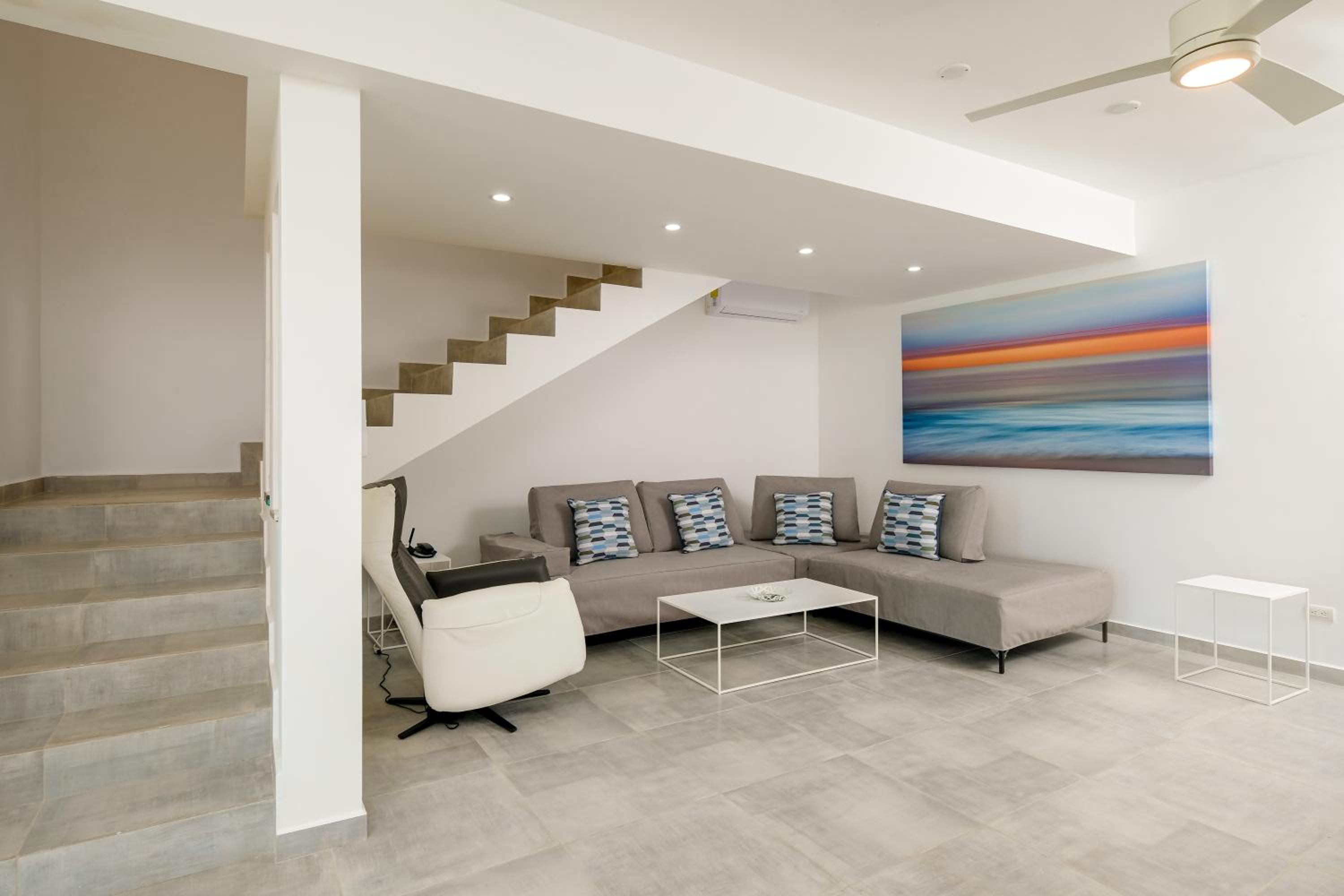 Three-Bedroom Apartment with Ocean View photo 3