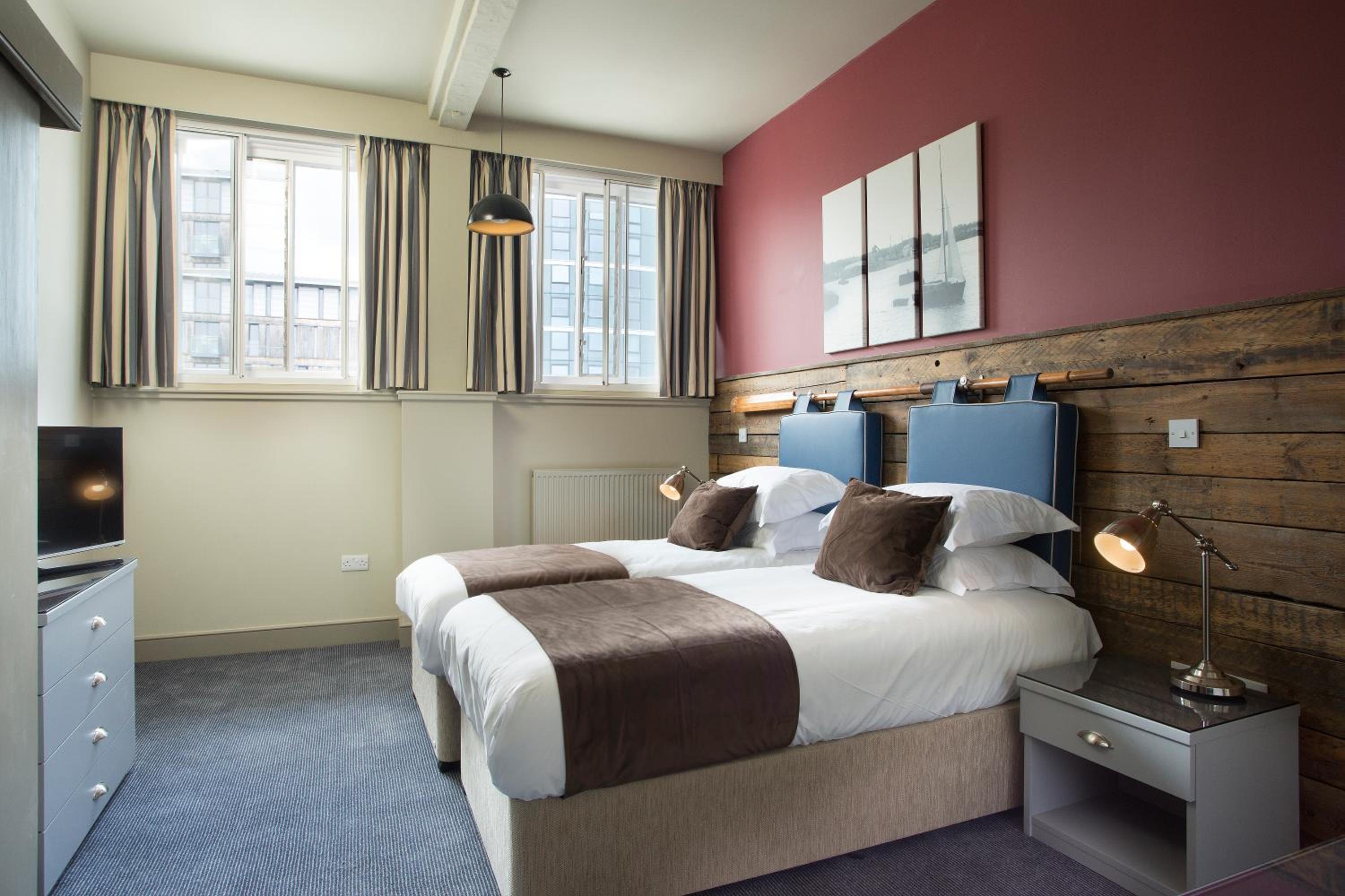 Twin Room - Photo 4