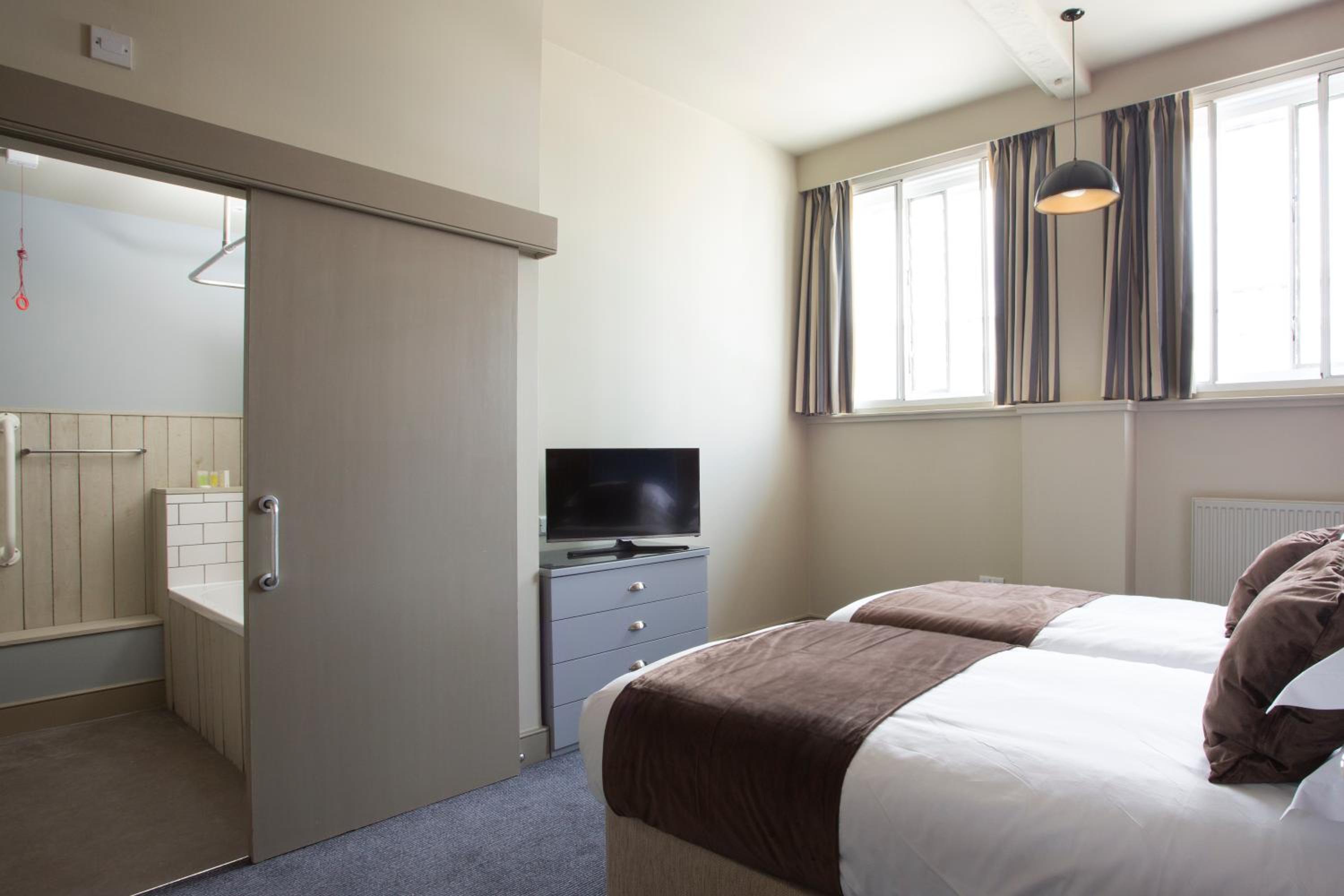 Twin Room - Photo 5