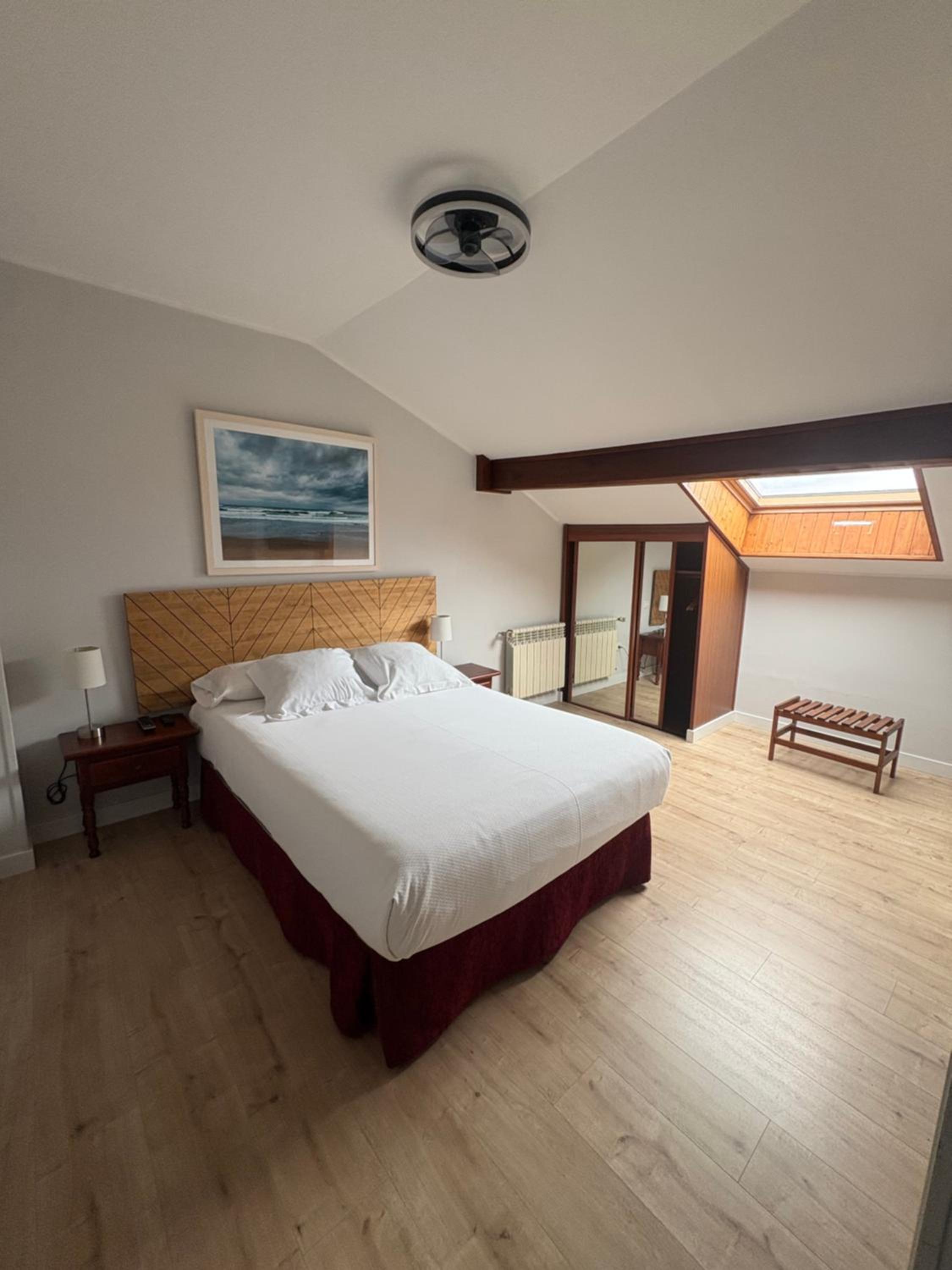 Double Room - Interior Facing photo 3
